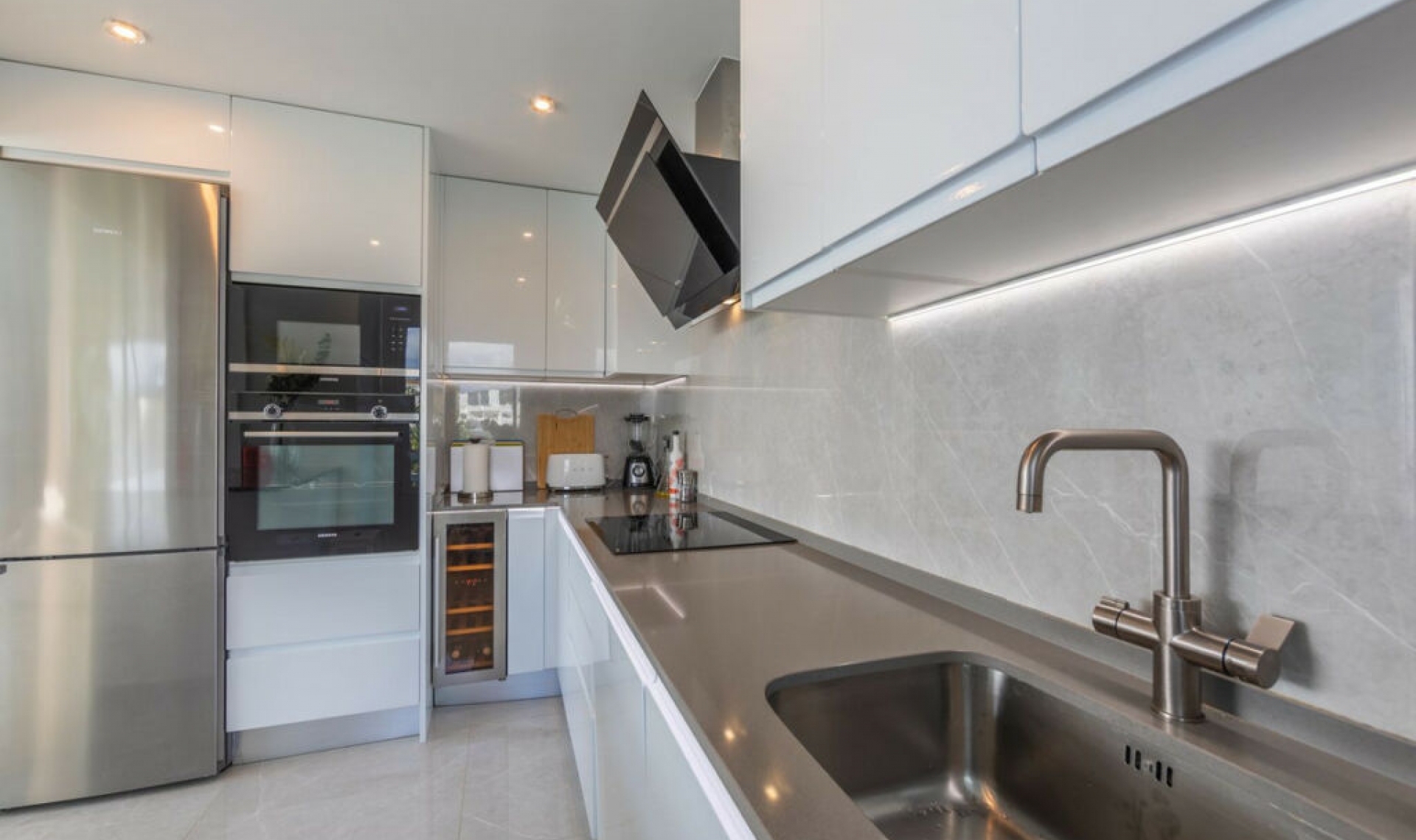 Resale - Apartment -
Casares Playa