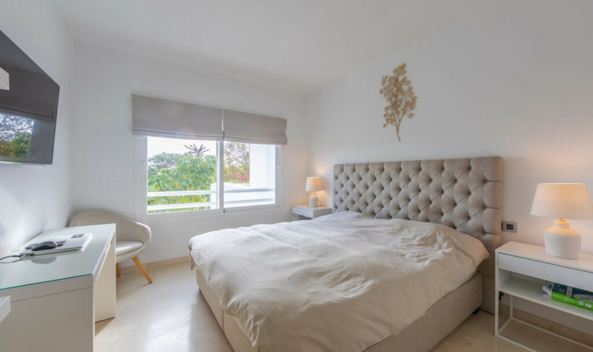 Resale - Apartment -
Casares Playa