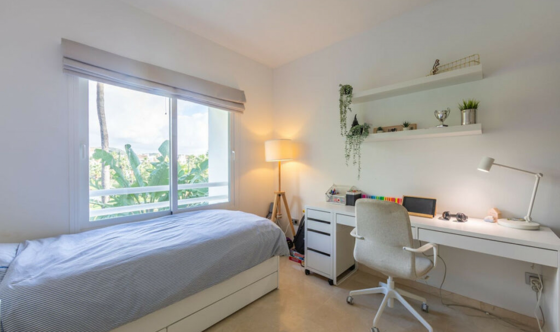 Resale - Apartment -
Casares Playa