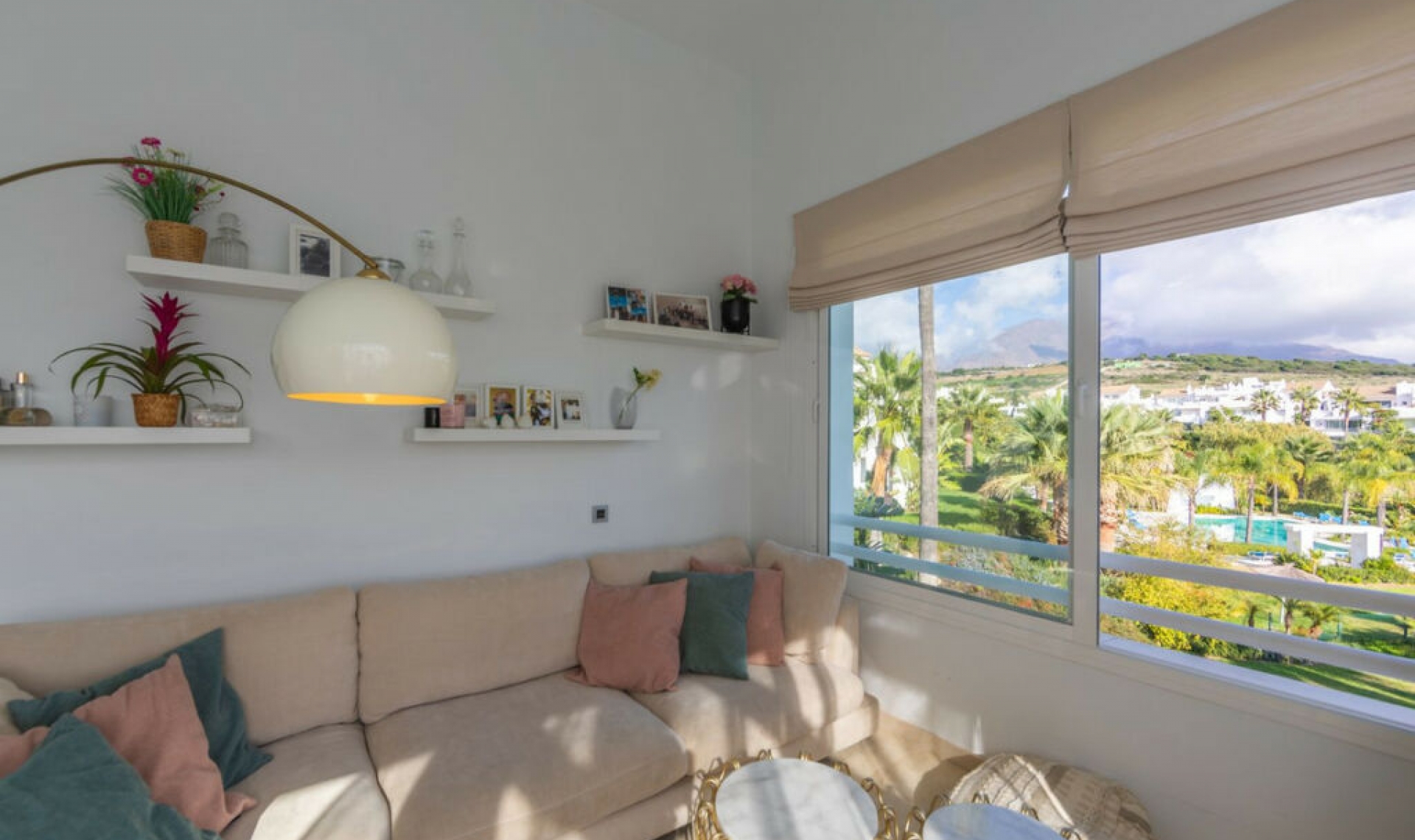 Resale - Apartment -
Casares Playa