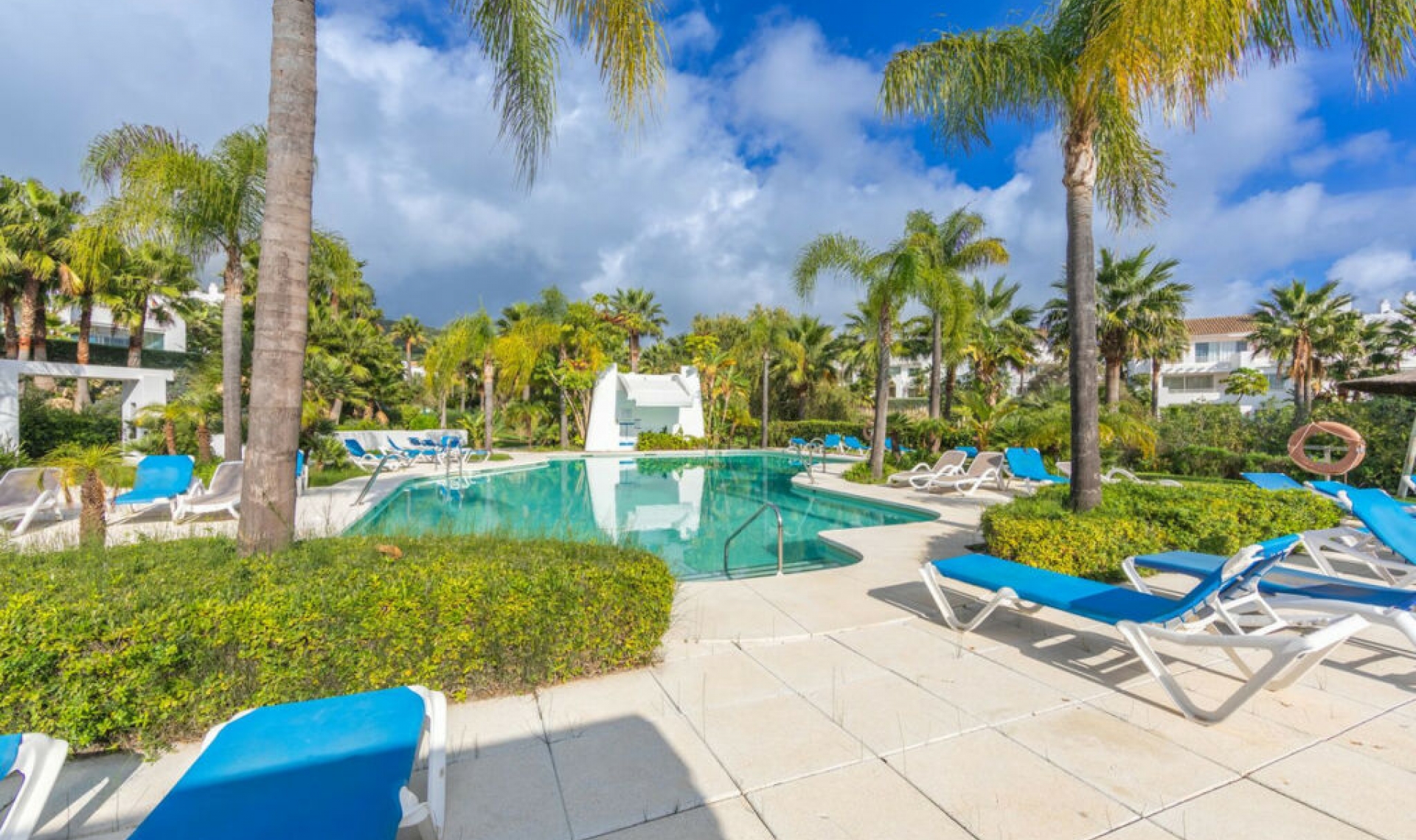 Resale - Apartment -
Casares Playa