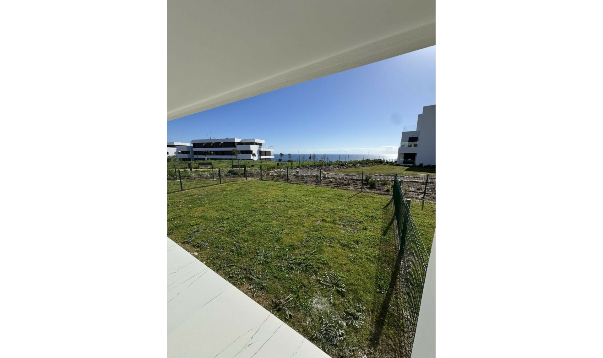 Resale - Apartment -
Casares Playa