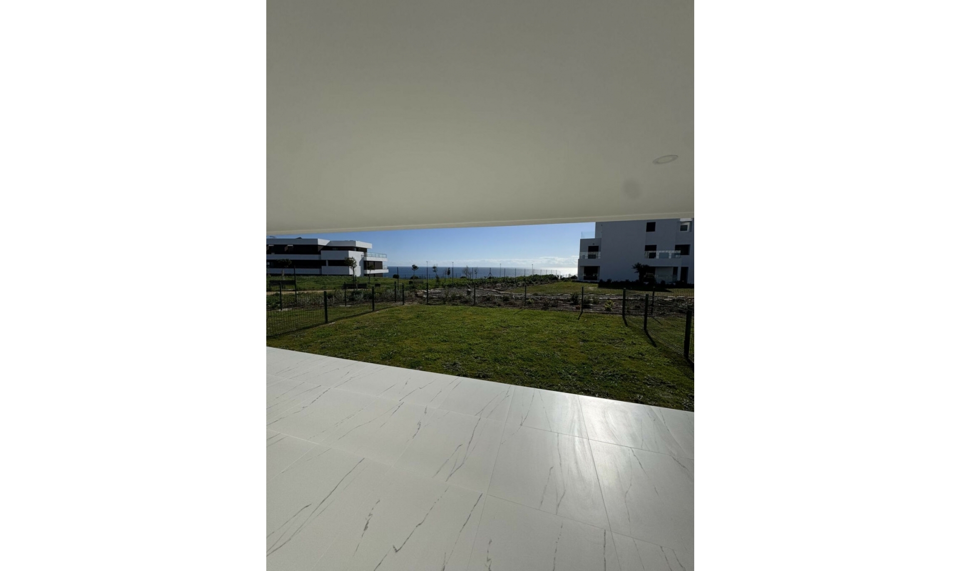 Resale - Apartment -
Casares Playa