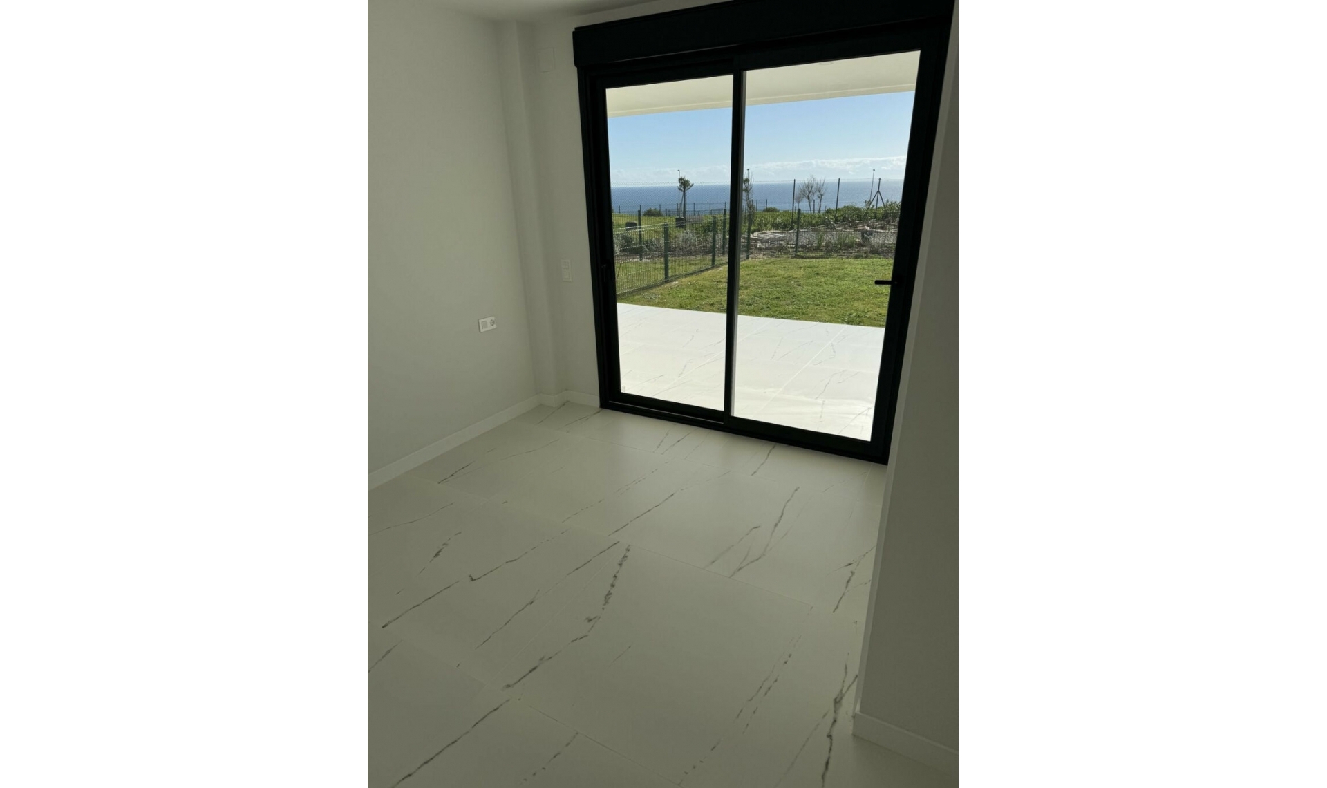 Resale - Apartment -
Casares Playa
