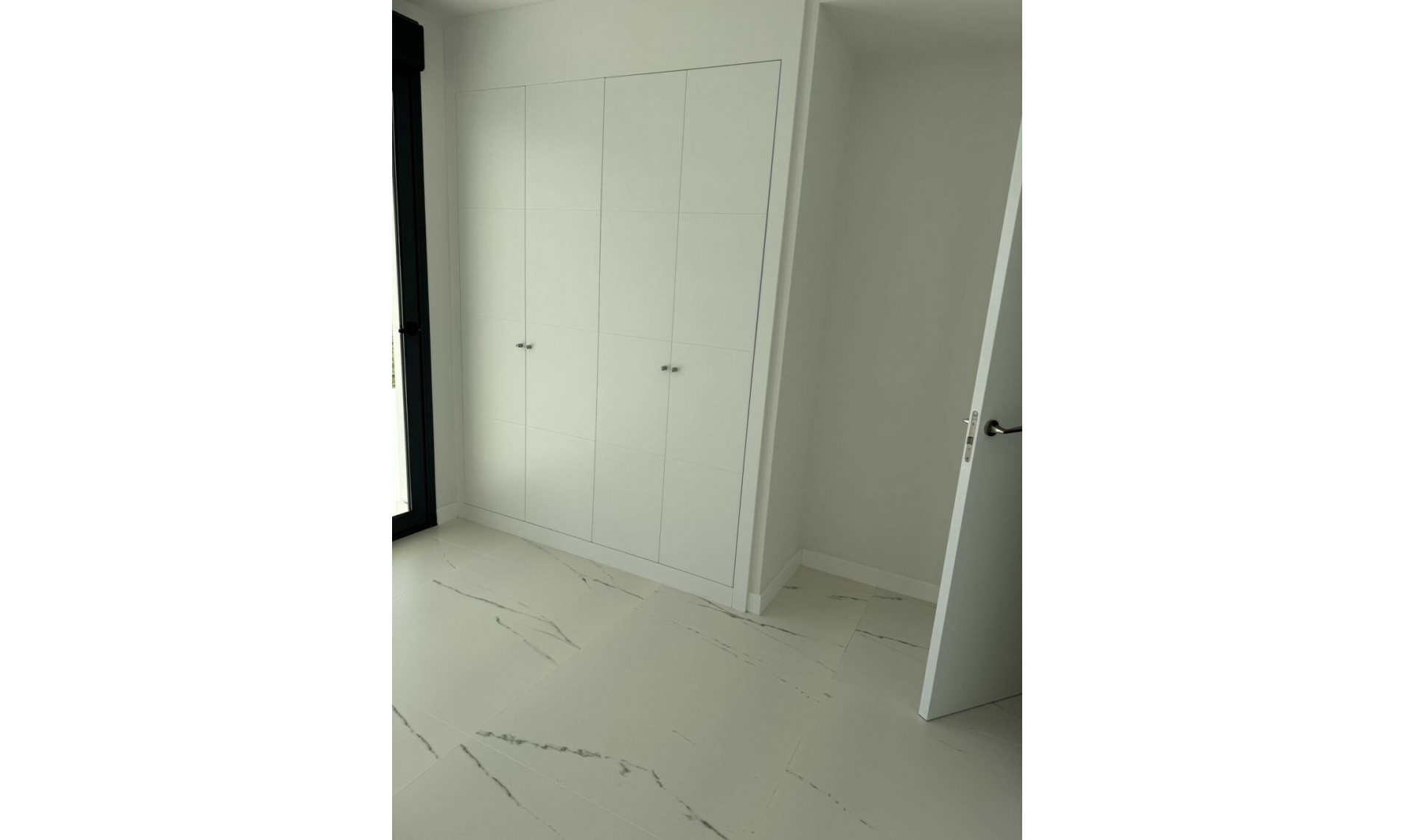 Resale - Apartment -
Casares Playa