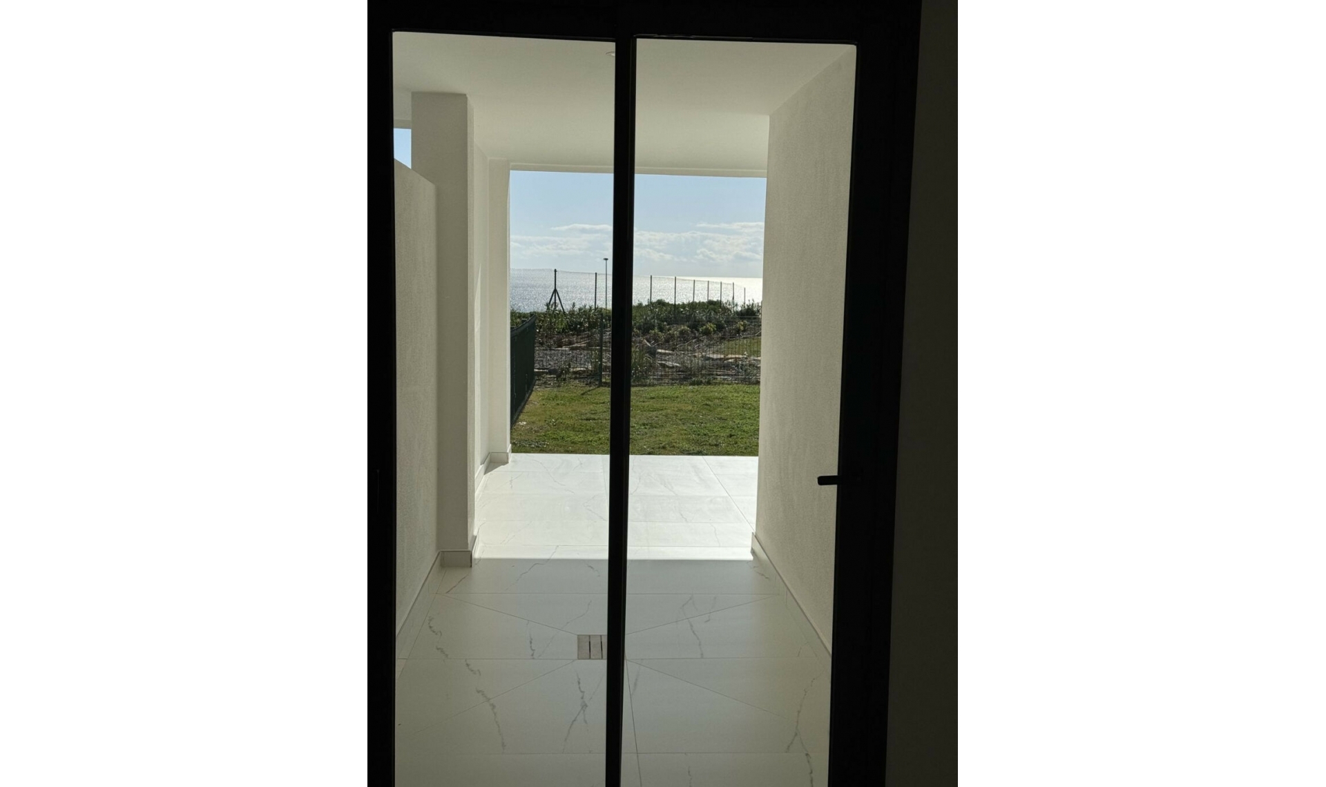Resale - Apartment -
Casares Playa