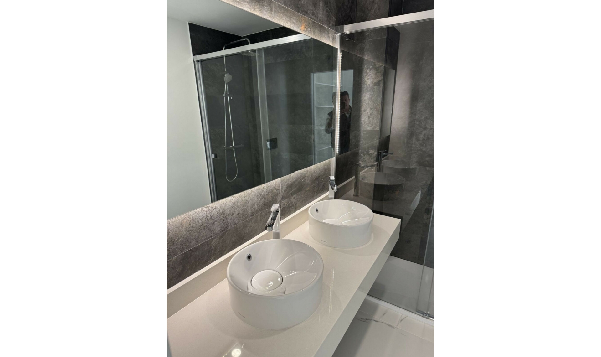 Resale - Apartment -
Casares Playa