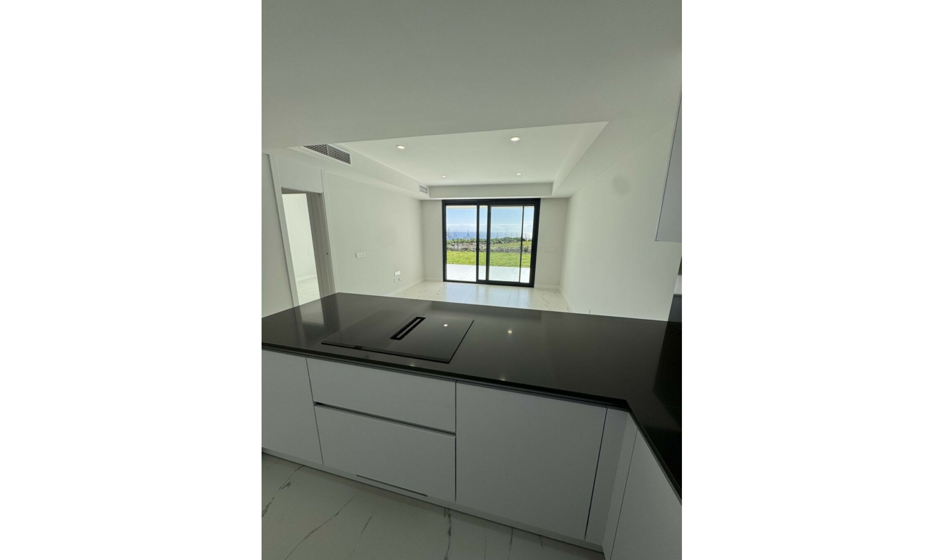 Resale - Apartment -
Casares Playa