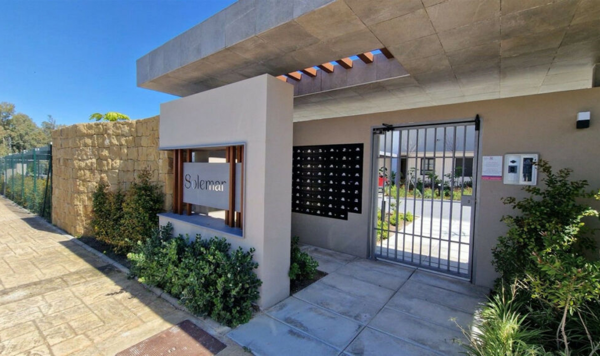 Resale - Apartment -
Casares Playa
