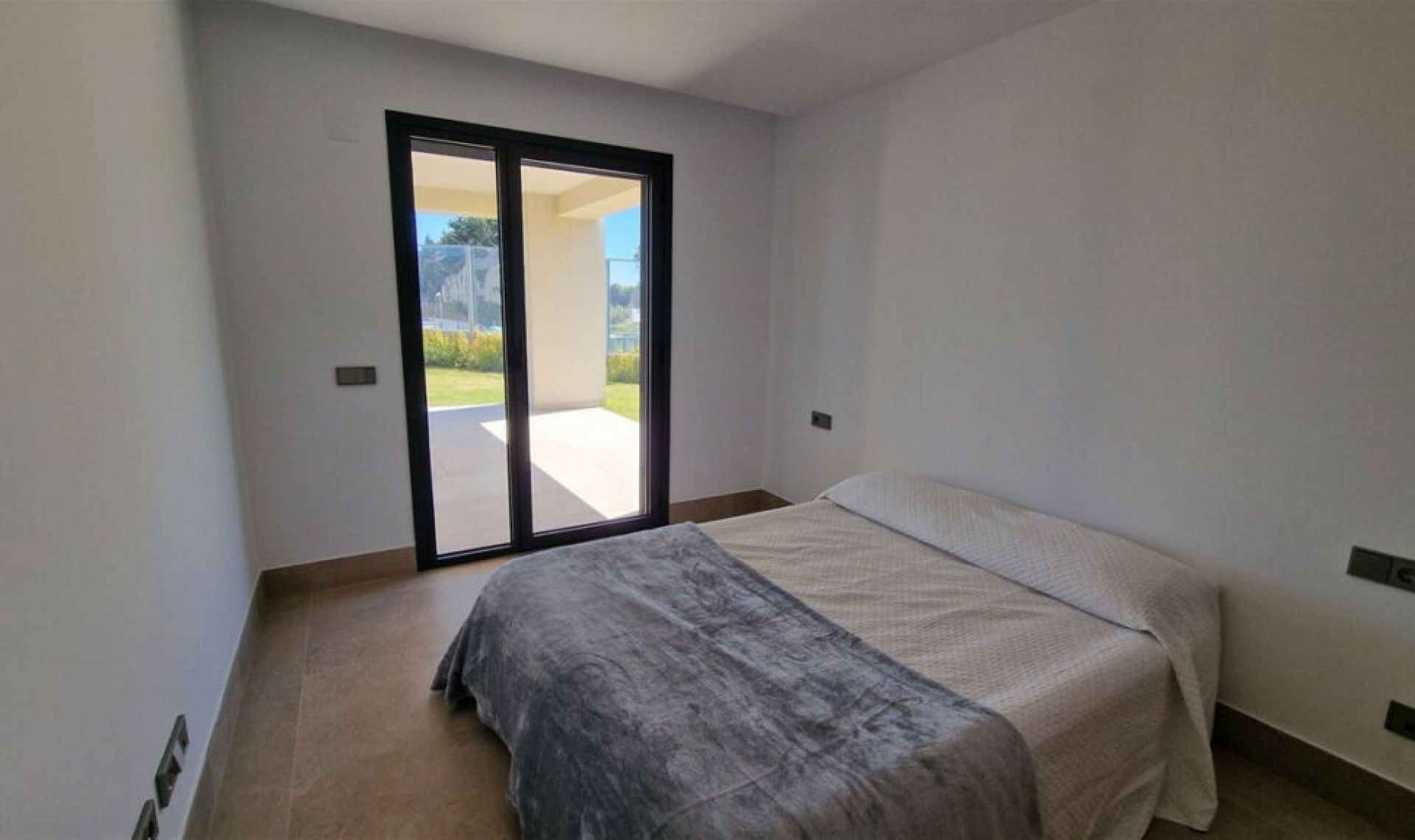 Resale - Apartment -
Casares Playa