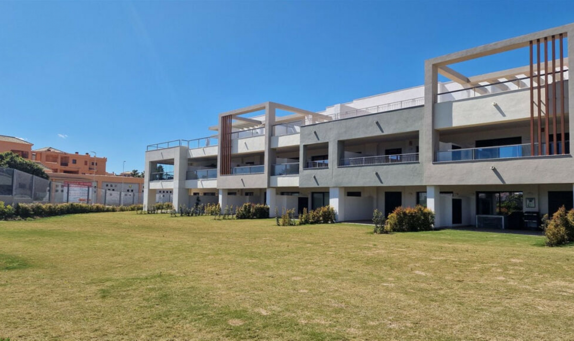 Resale - Apartment -
Casares Playa