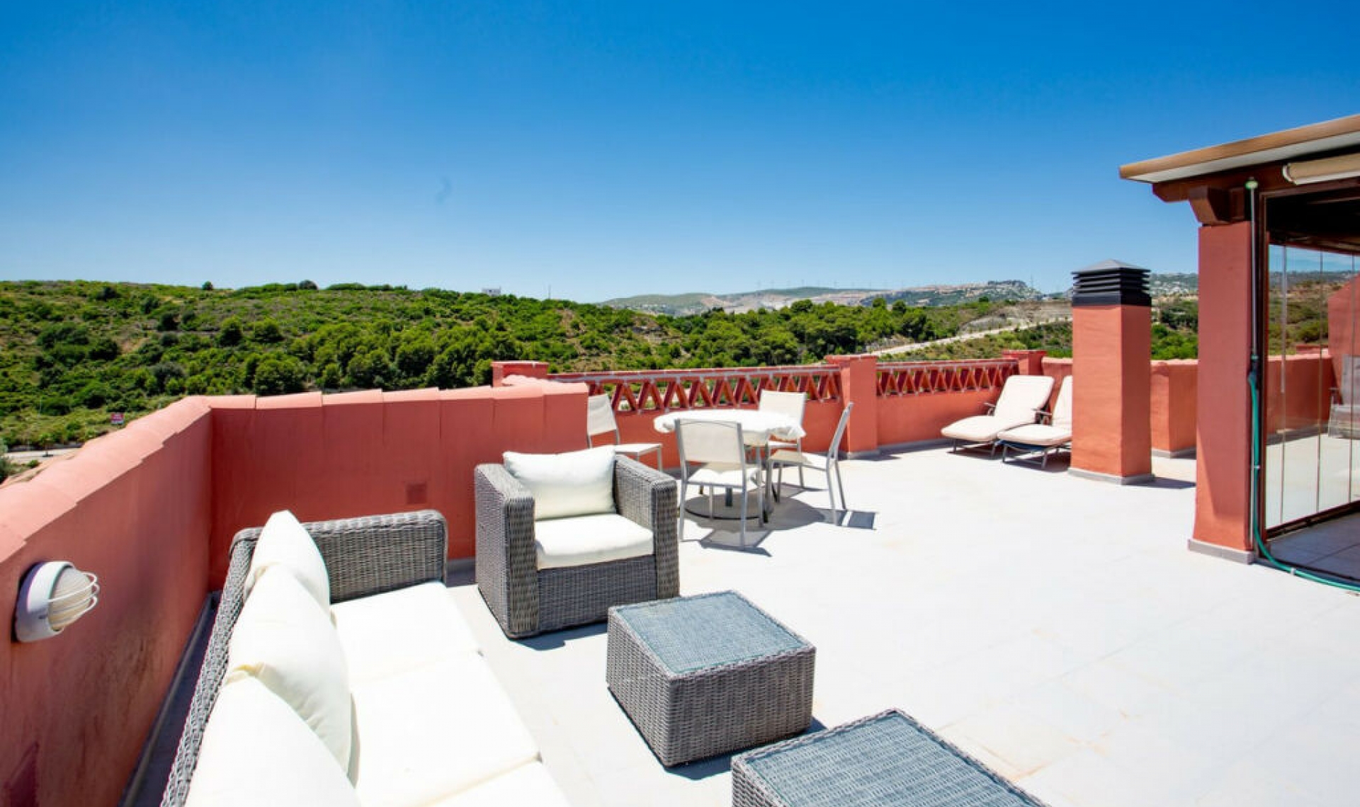 Resale - Apartment -
Casares Playa