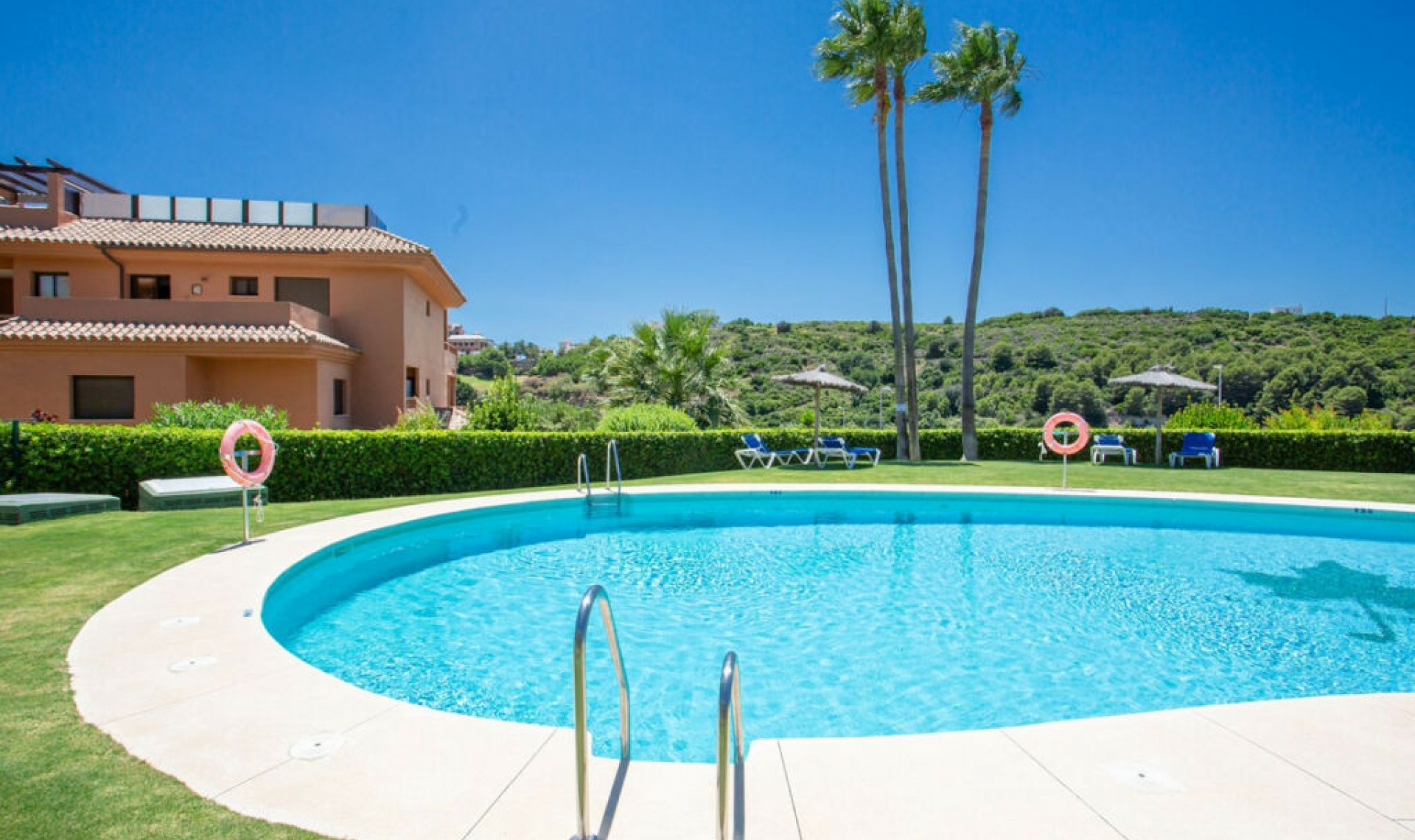 Resale - Apartment -
Casares Playa