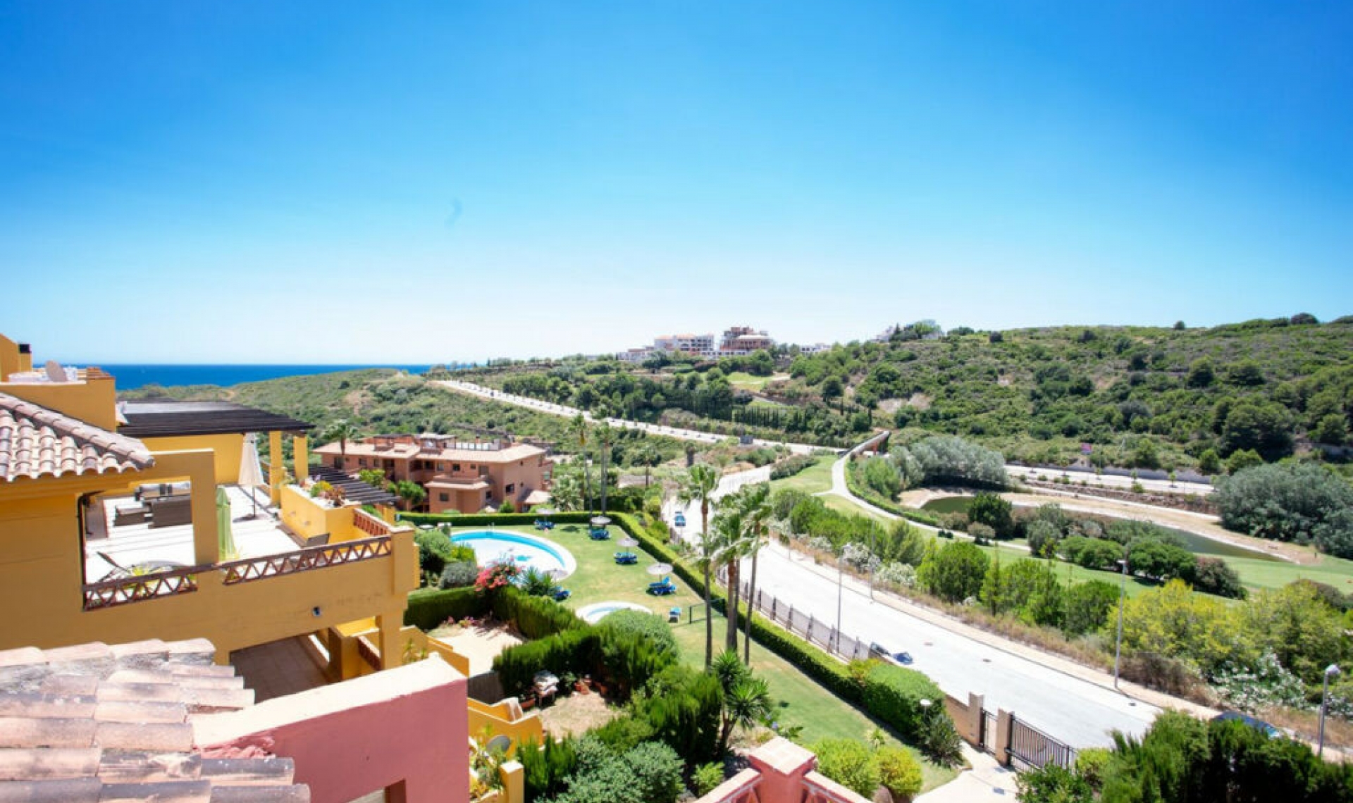 Resale - Apartment -
Casares Playa