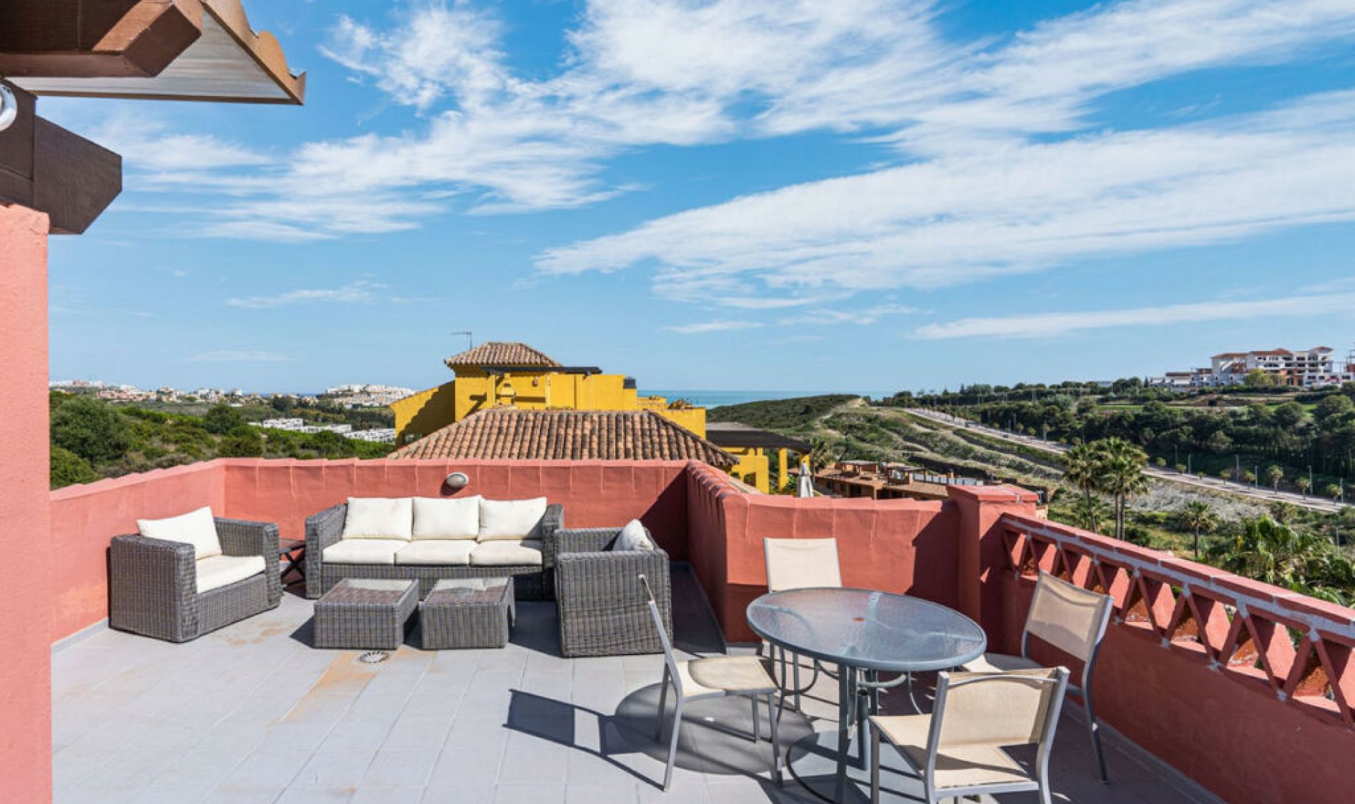 Resale - Apartment -
Casares Playa