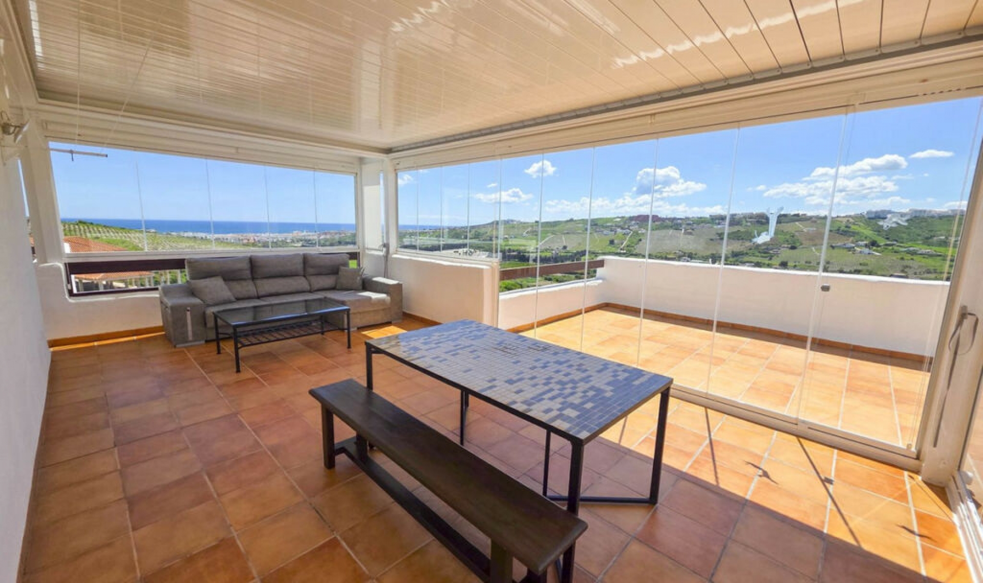 Resale - Apartment -
Casares Playa