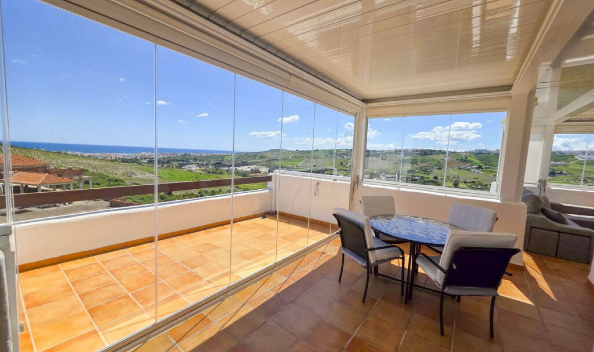 Resale - Apartment -
Casares Playa