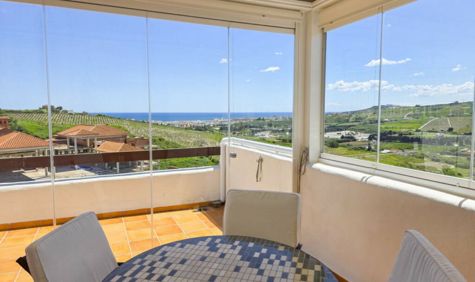 Resale - Apartment -
Casares Playa