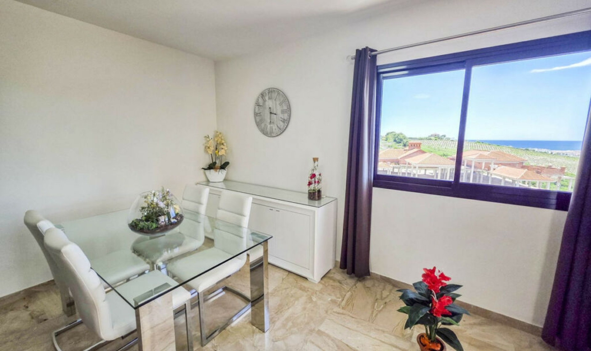 Resale - Apartment -
Casares Playa