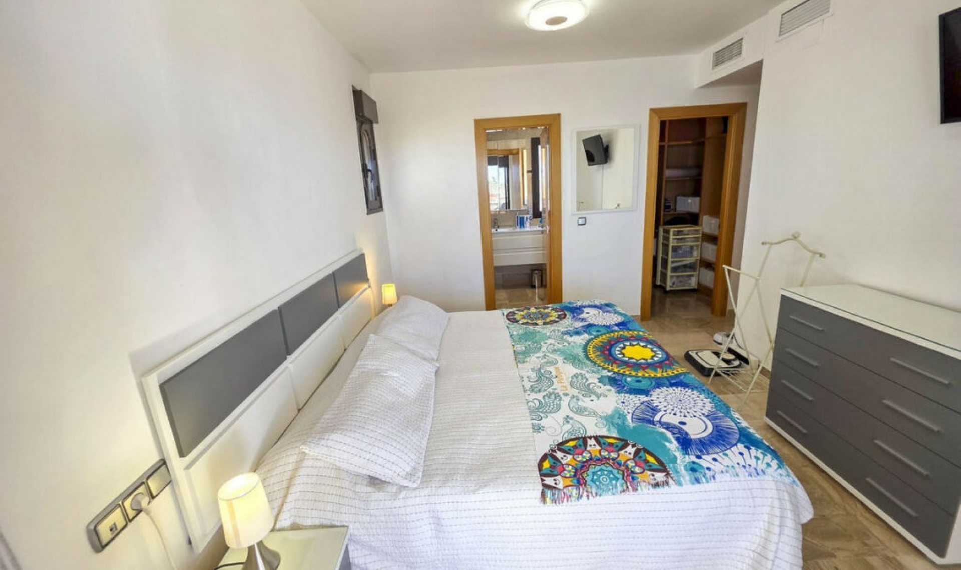 Resale - Apartment -
Casares Playa