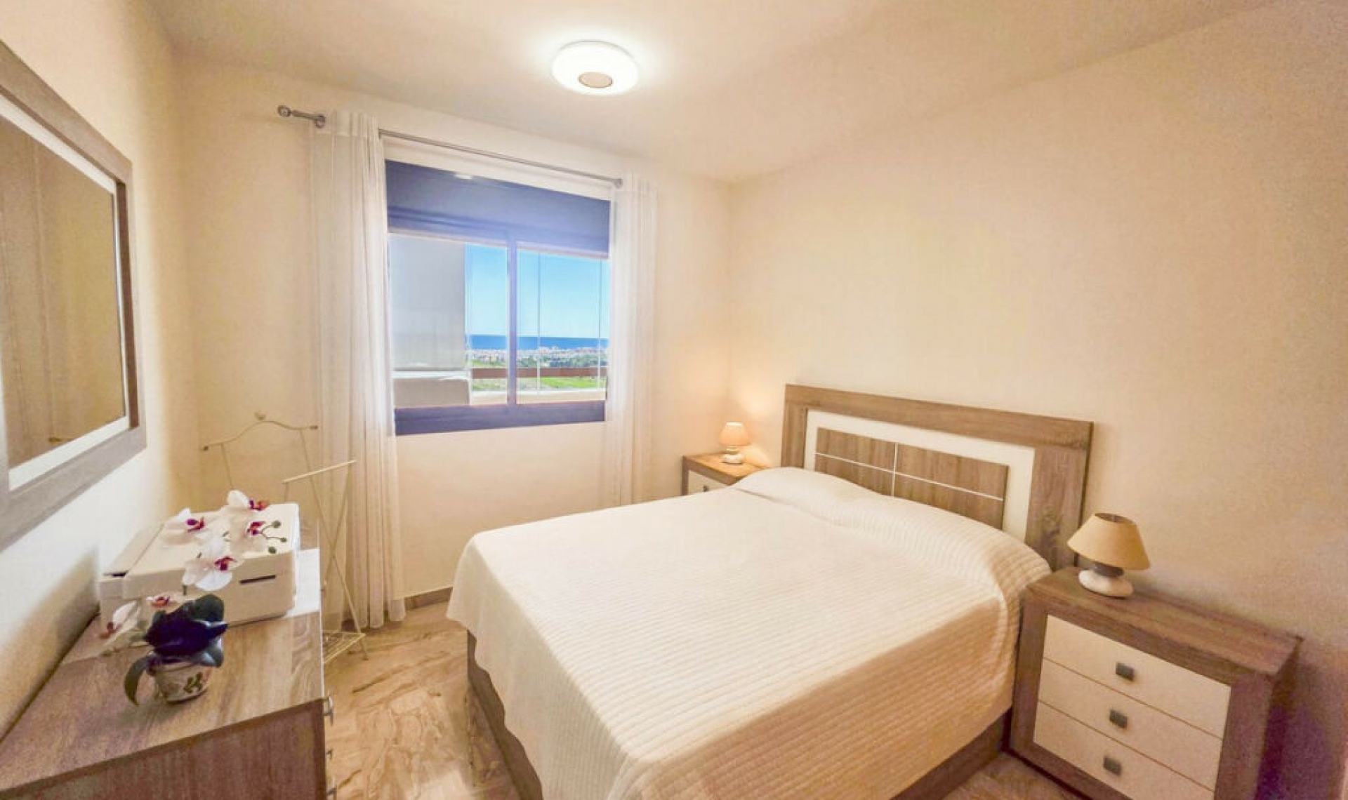 Resale - Apartment -
Casares Playa