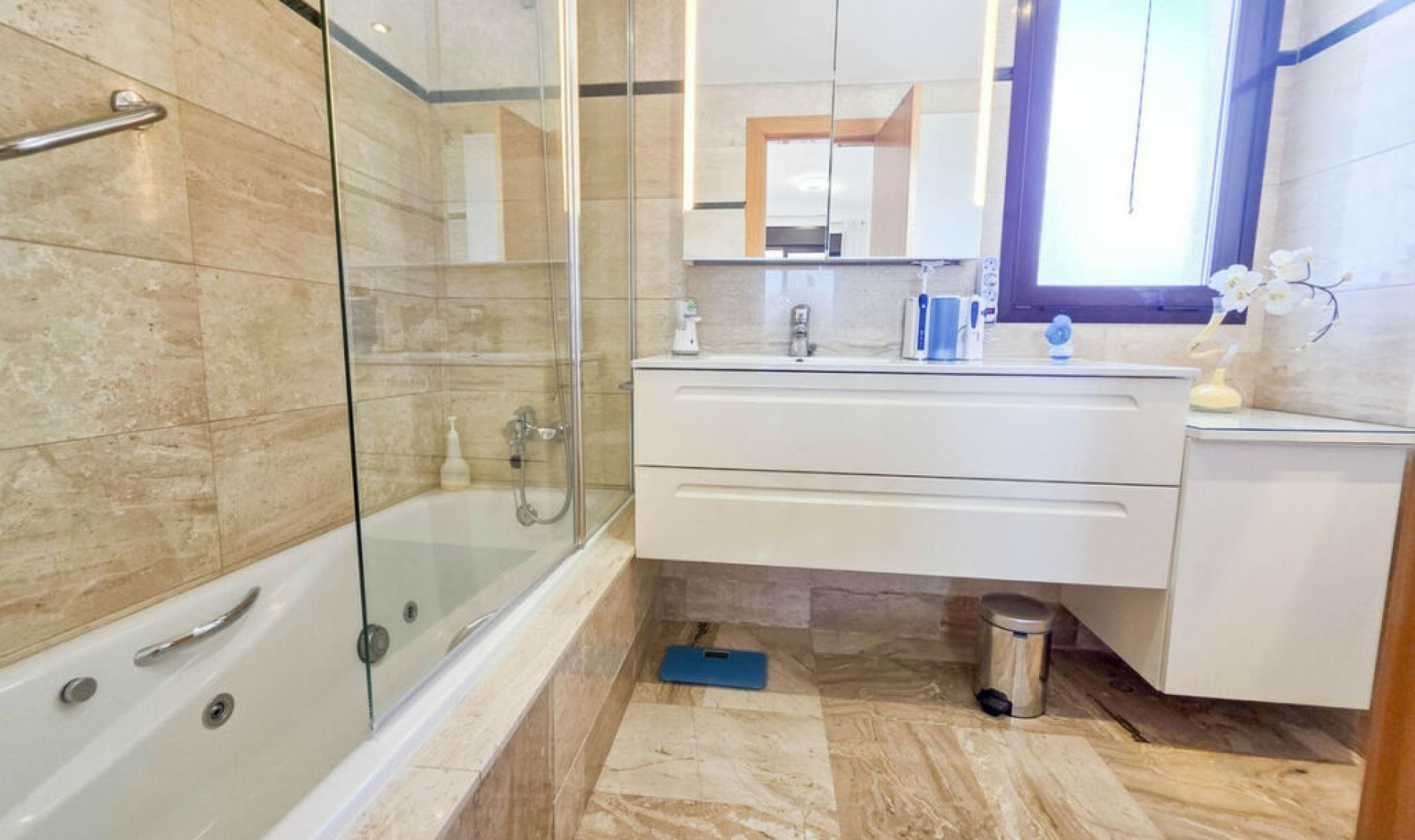 Resale - Apartment -
Casares Playa