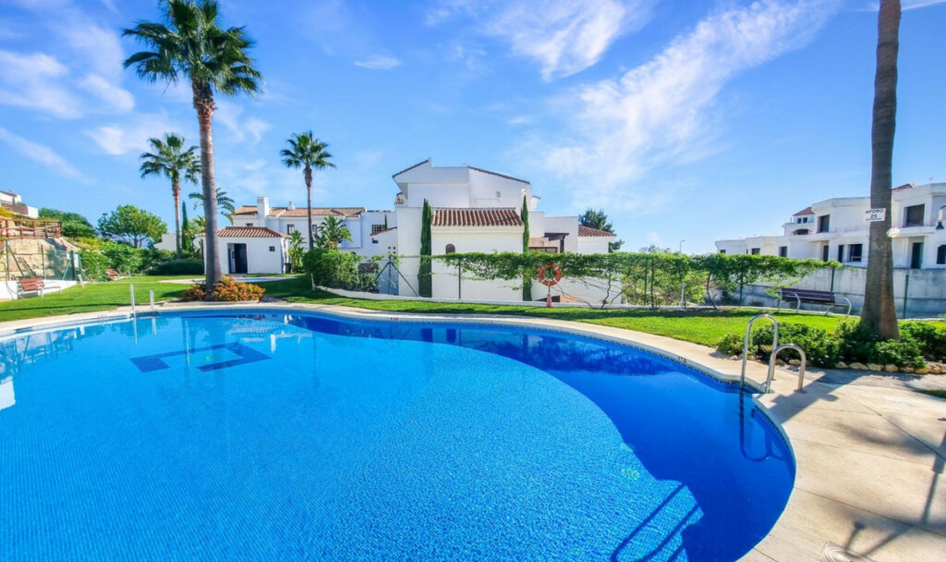 Resale - Apartment -
Casares Playa