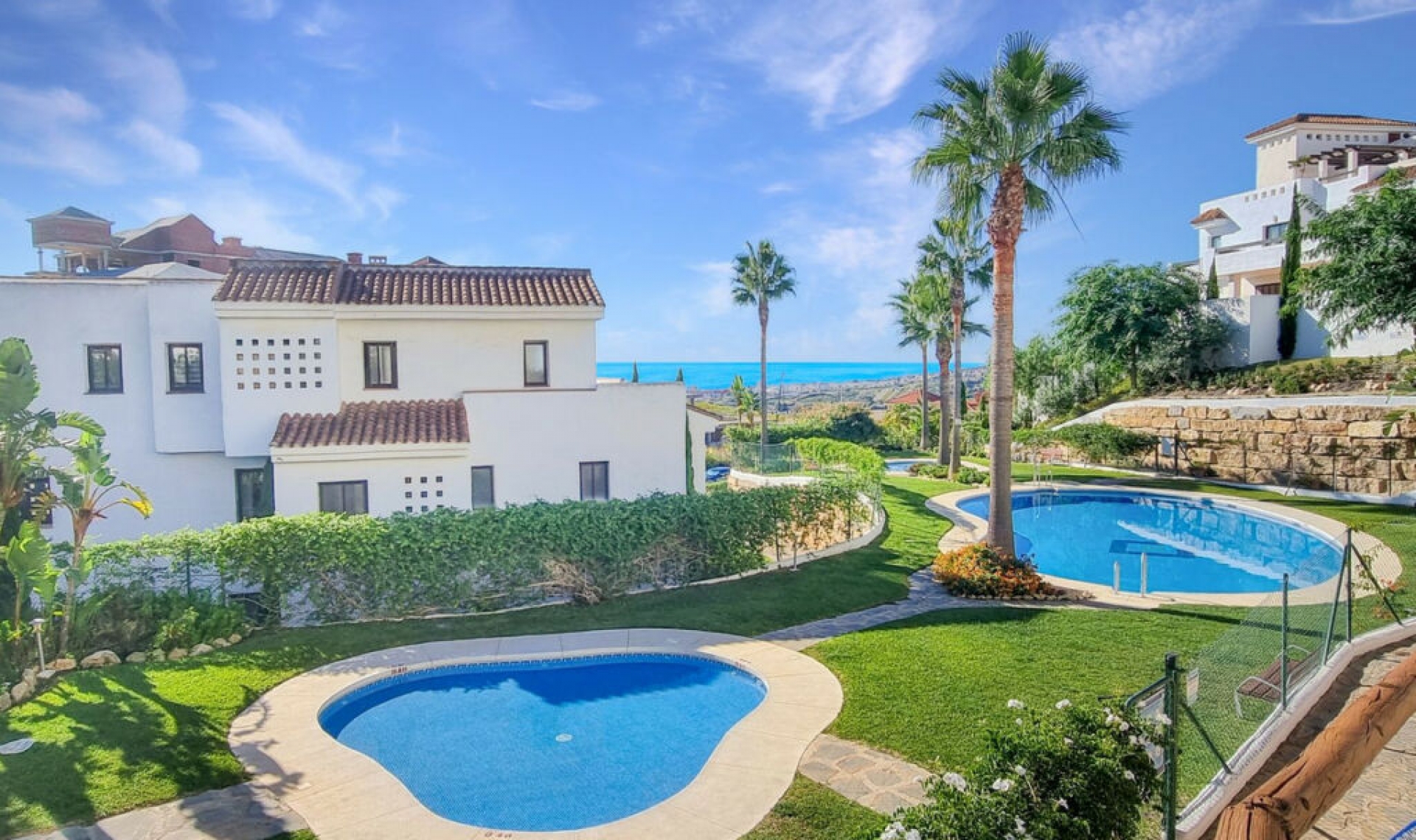 Resale - Apartment -
Casares Playa