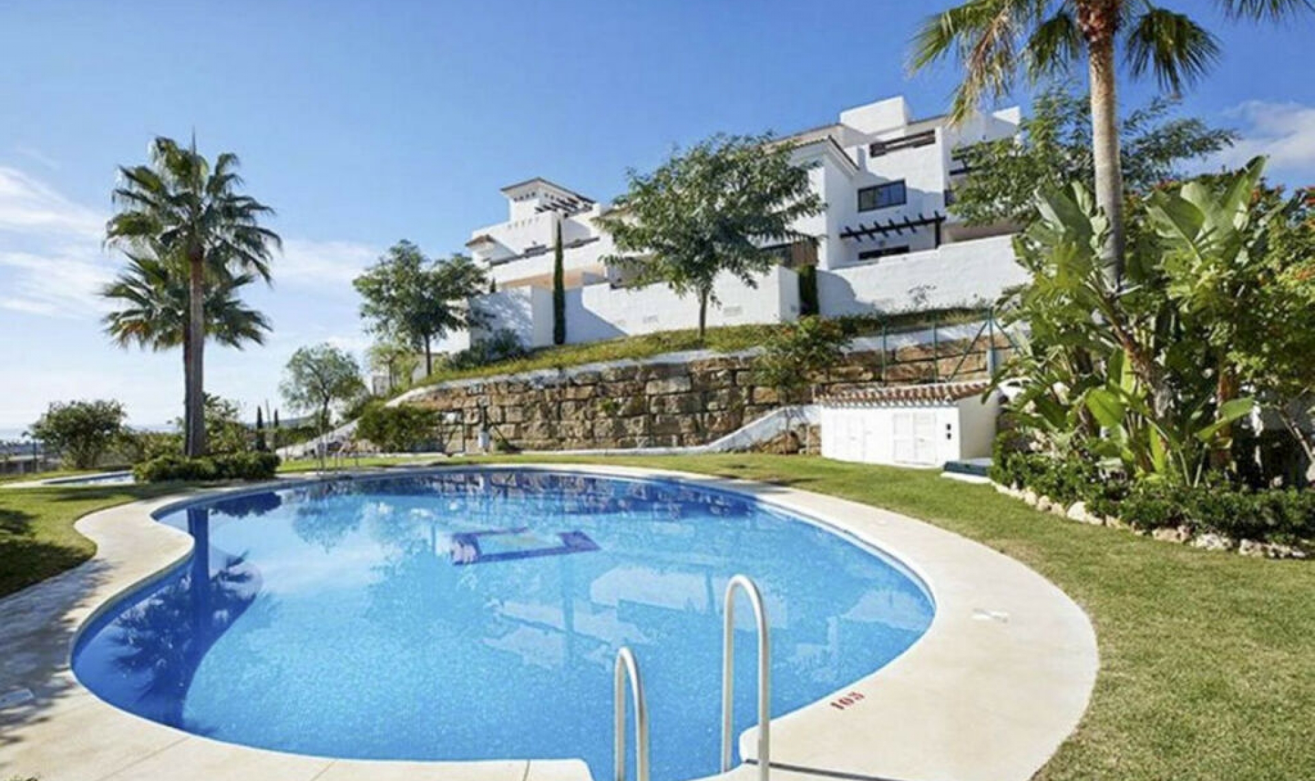 Resale - Apartment -
Casares Playa