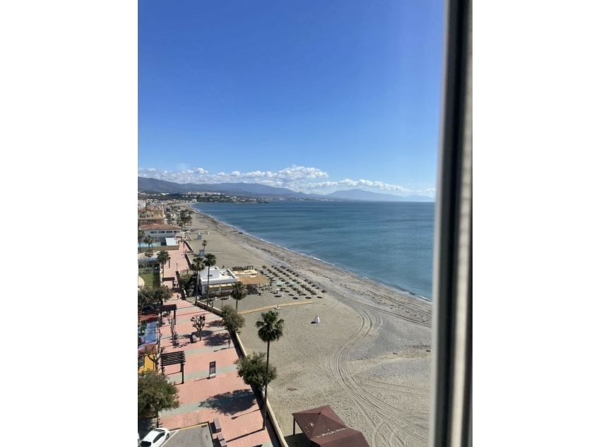 Resale - Apartment -
Casares Playa