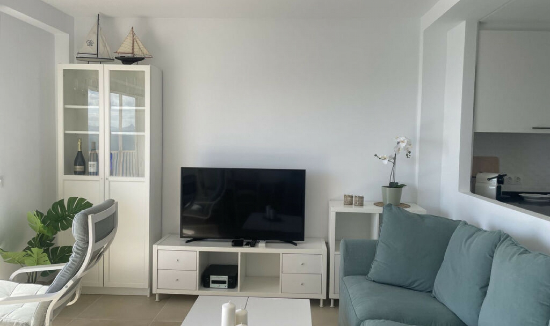 Resale - Apartment -
Casares Playa
