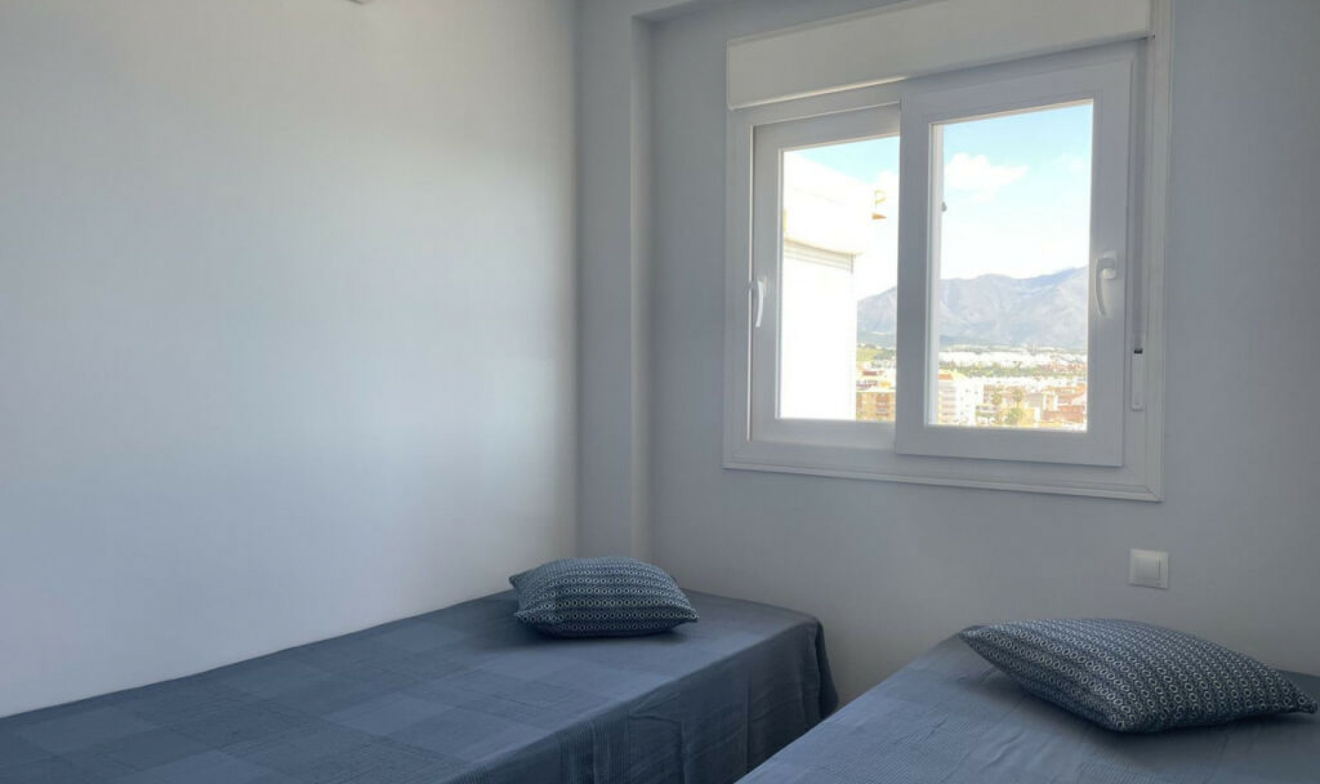 Resale - Apartment -
Casares Playa