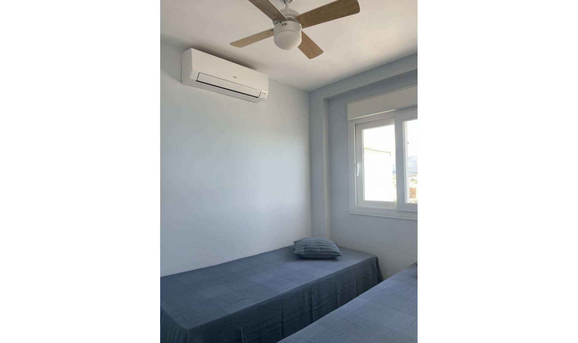 Resale - Apartment -
Casares Playa