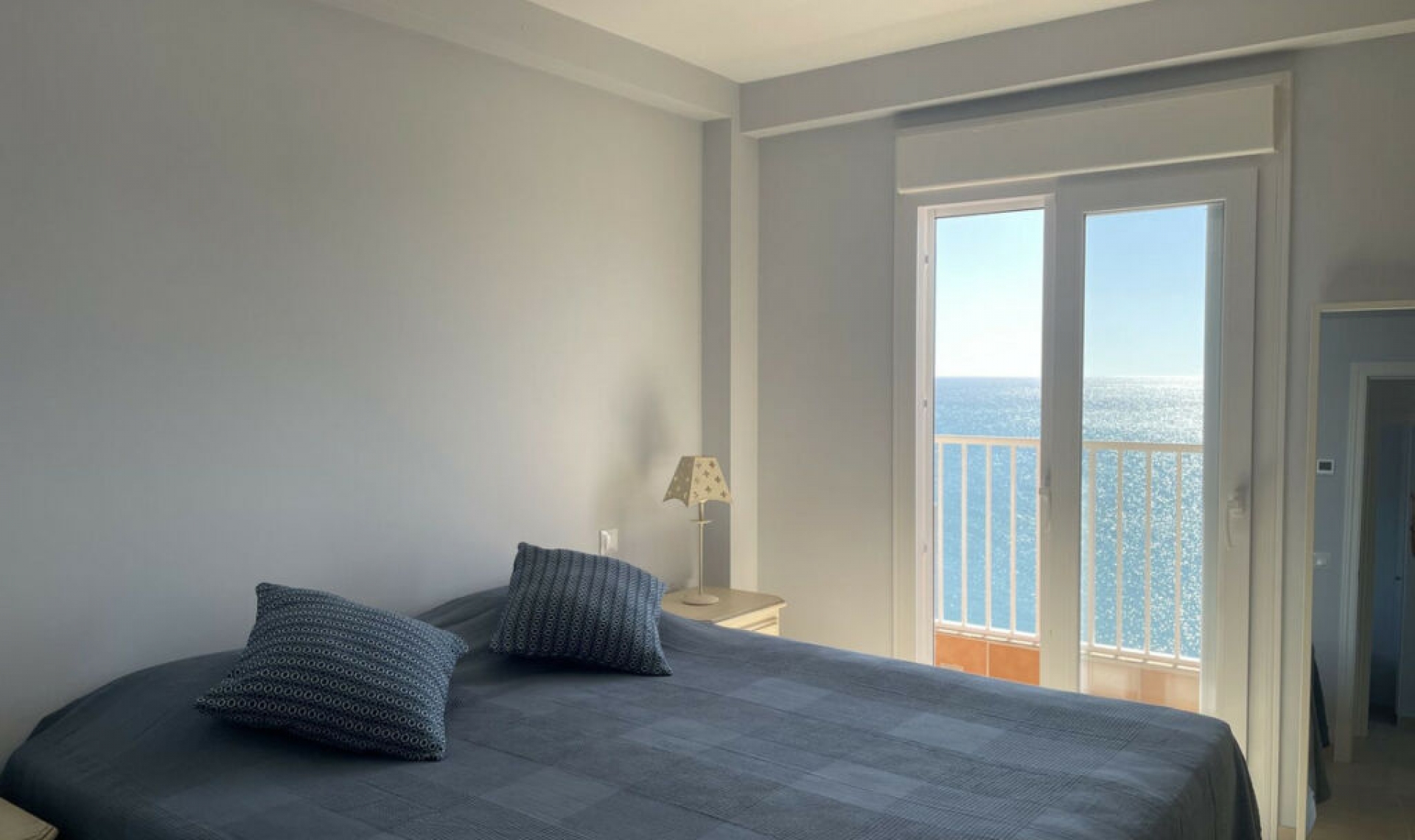 Resale - Apartment -
Casares Playa
