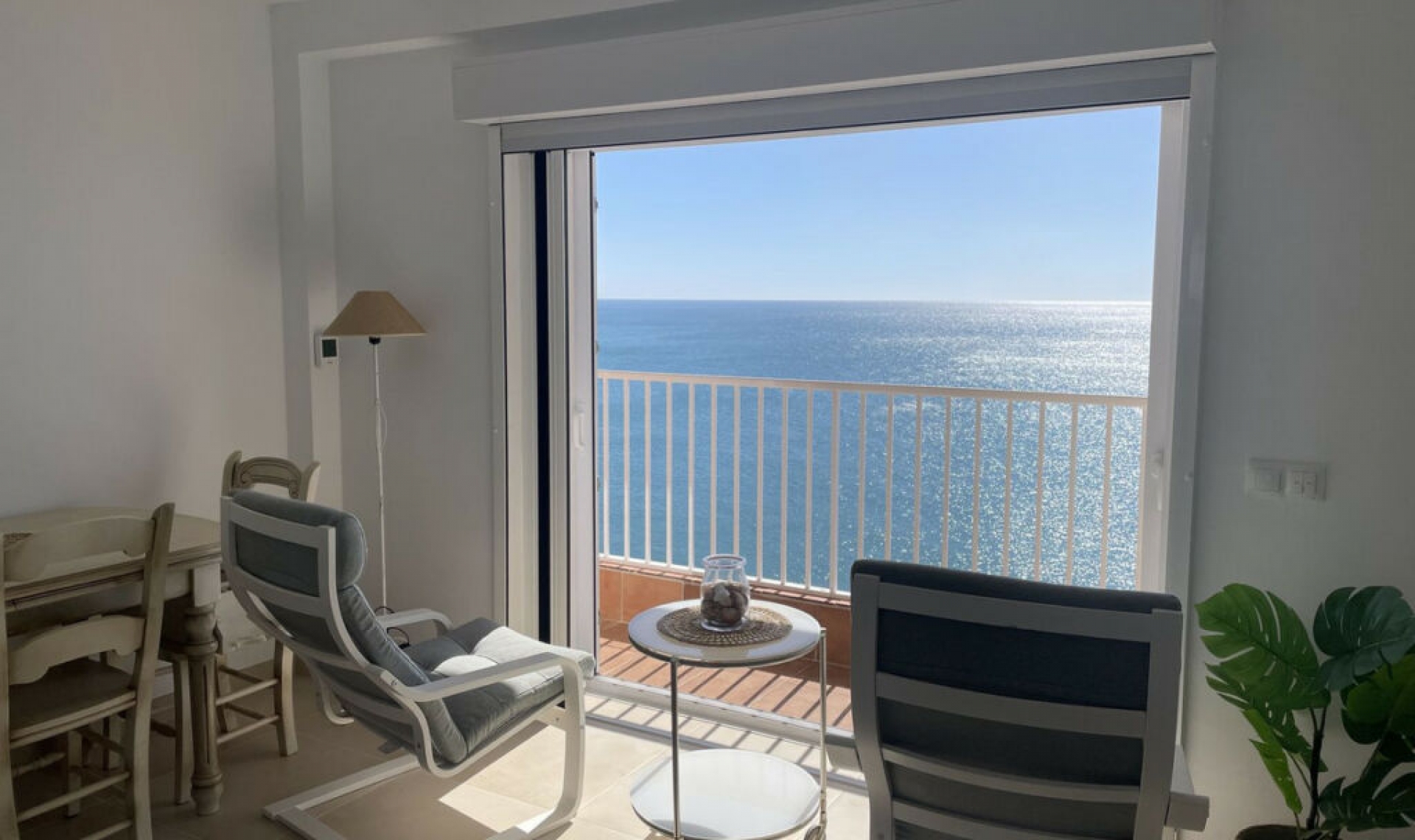 Resale - Apartment -
Casares Playa