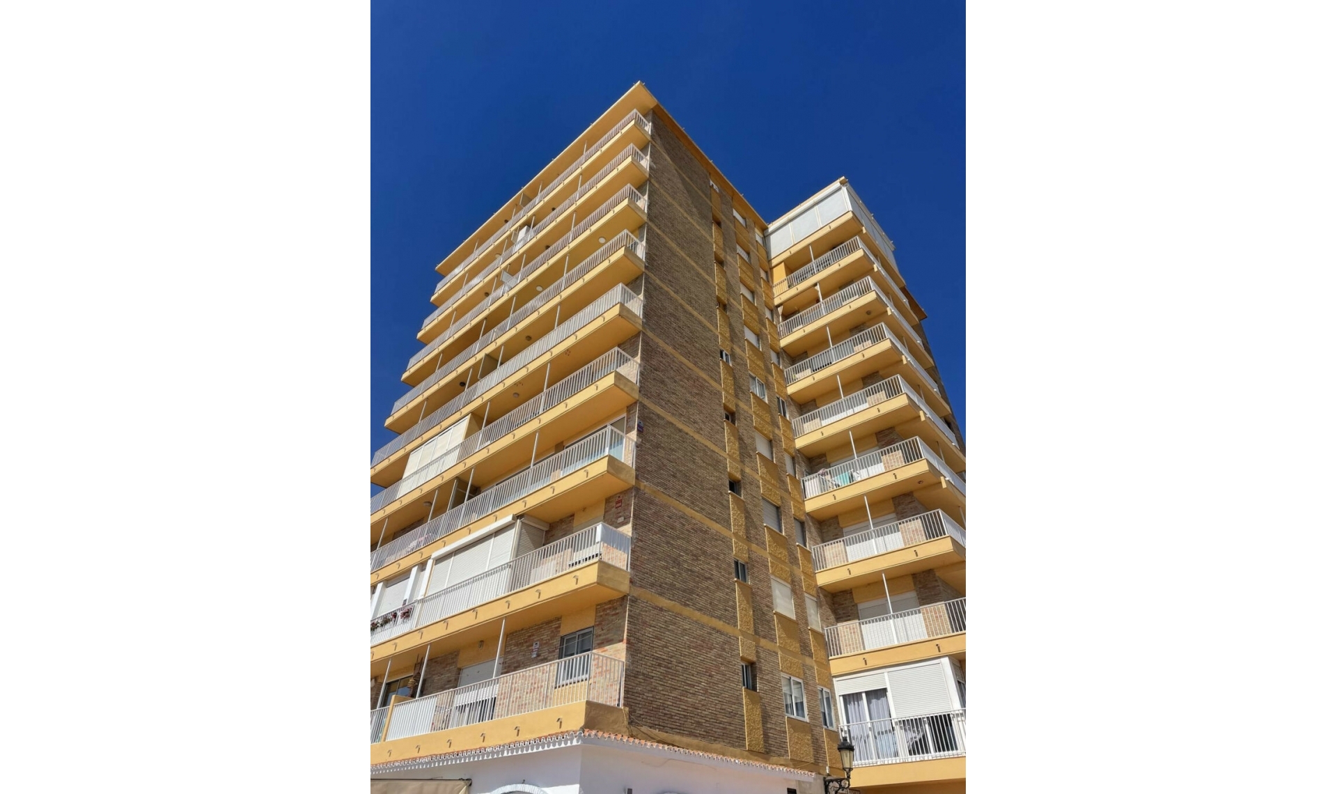 Resale - Apartment -
Casares Playa