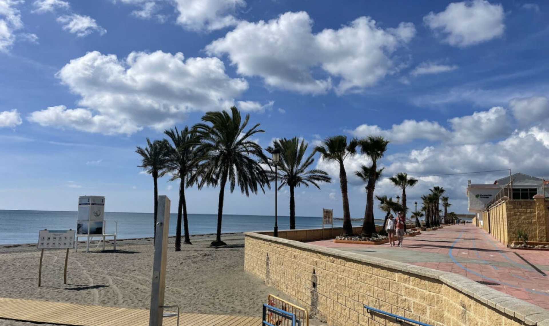 Resale - Apartment -
Casares Playa