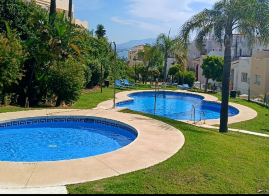 Resale - Apartment -
Casares Playa