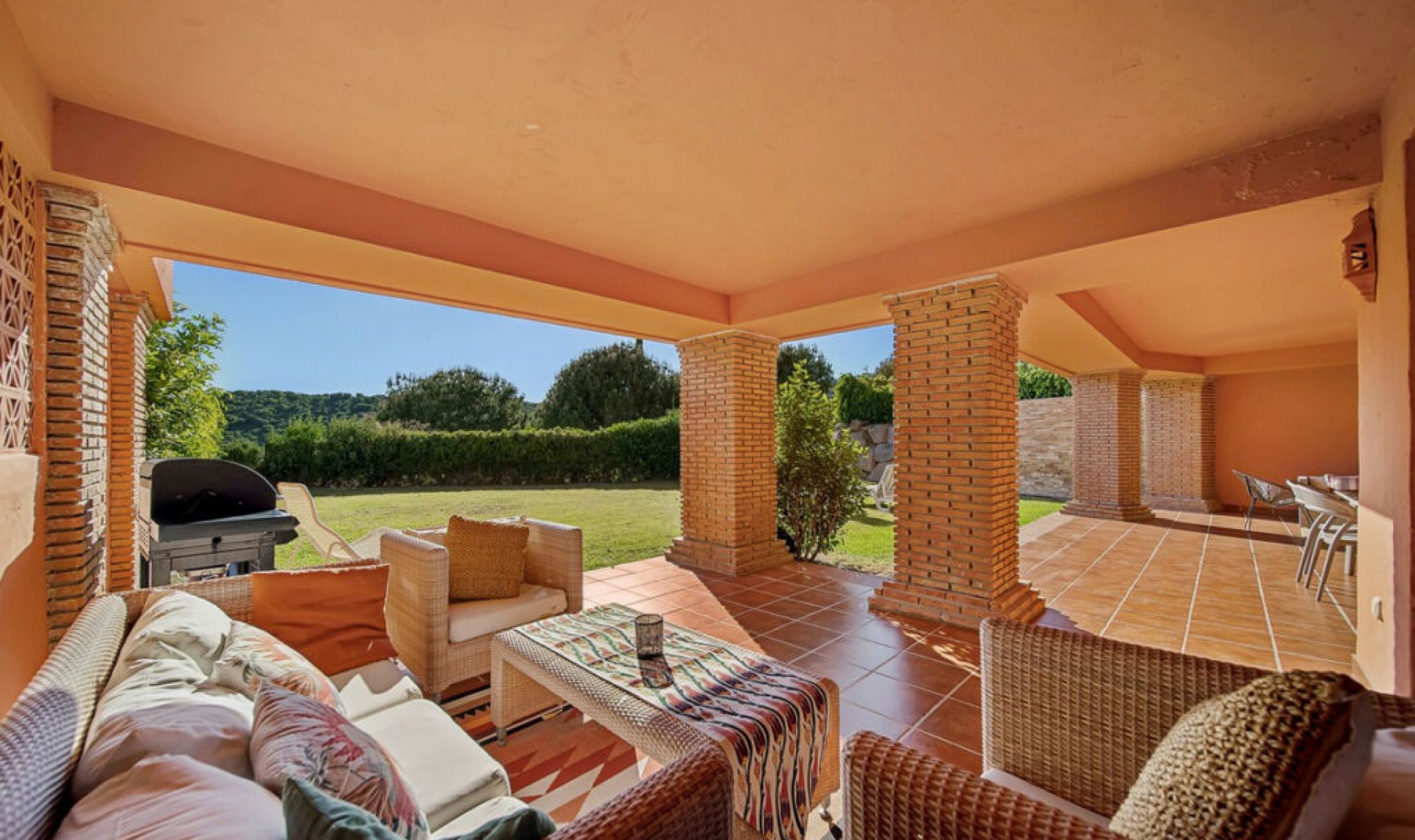 Resale - Apartment -
Casares Playa
