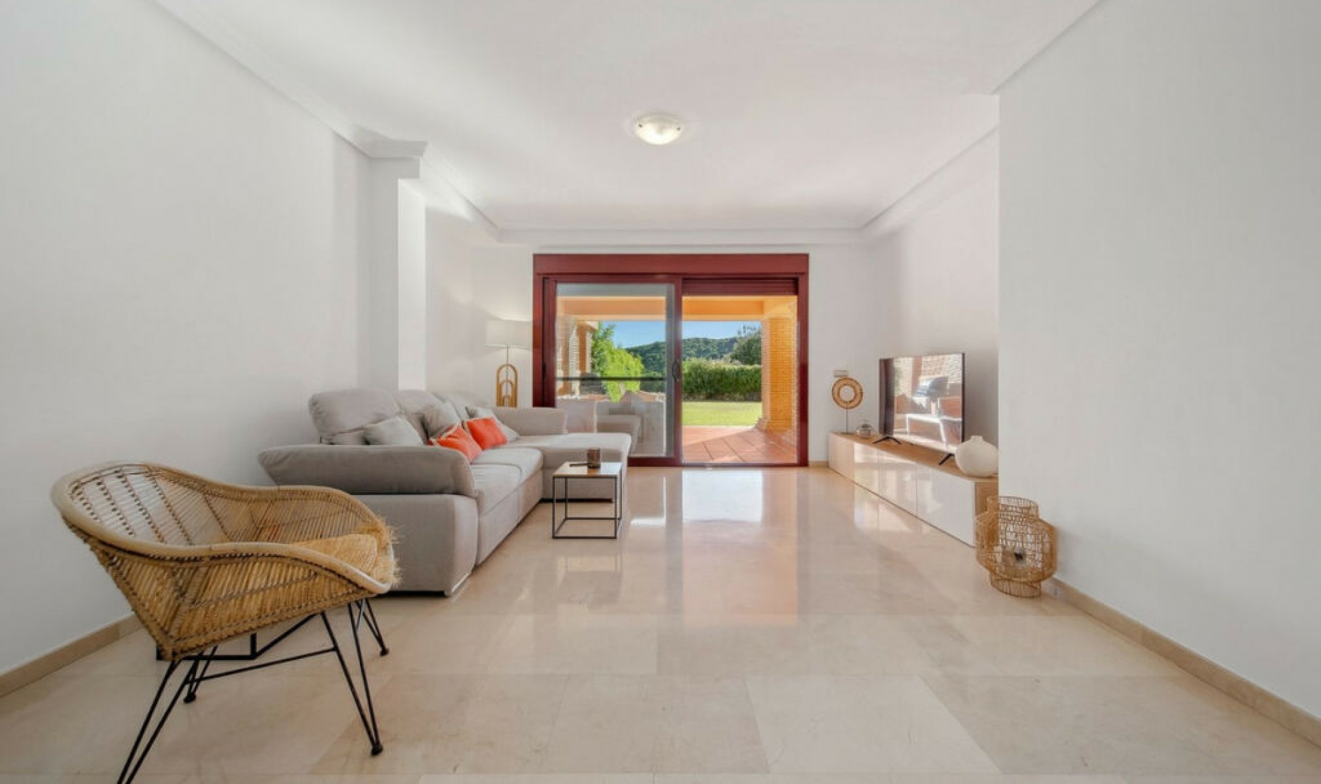Resale - Apartment -
Casares Playa