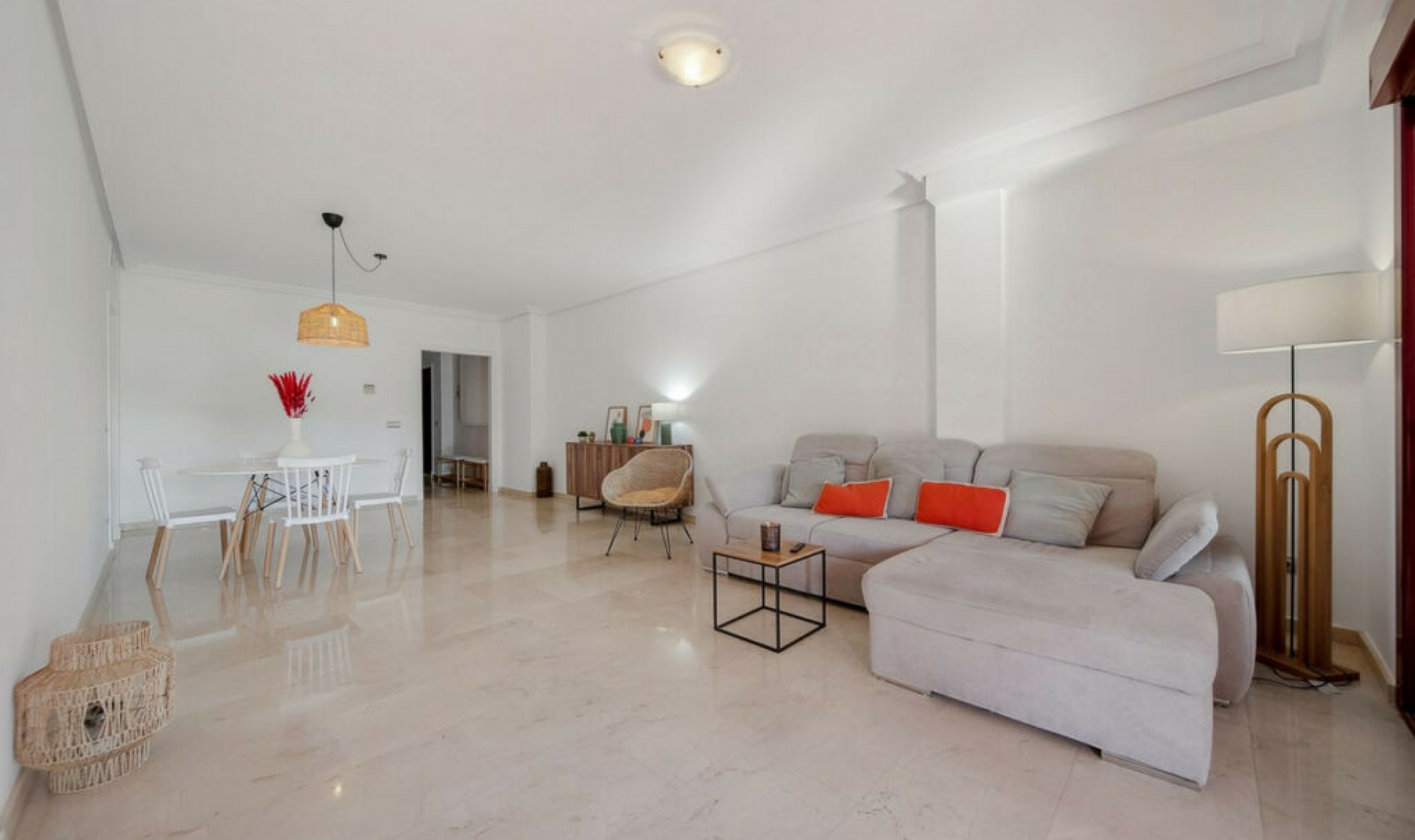 Resale - Apartment -
Casares Playa