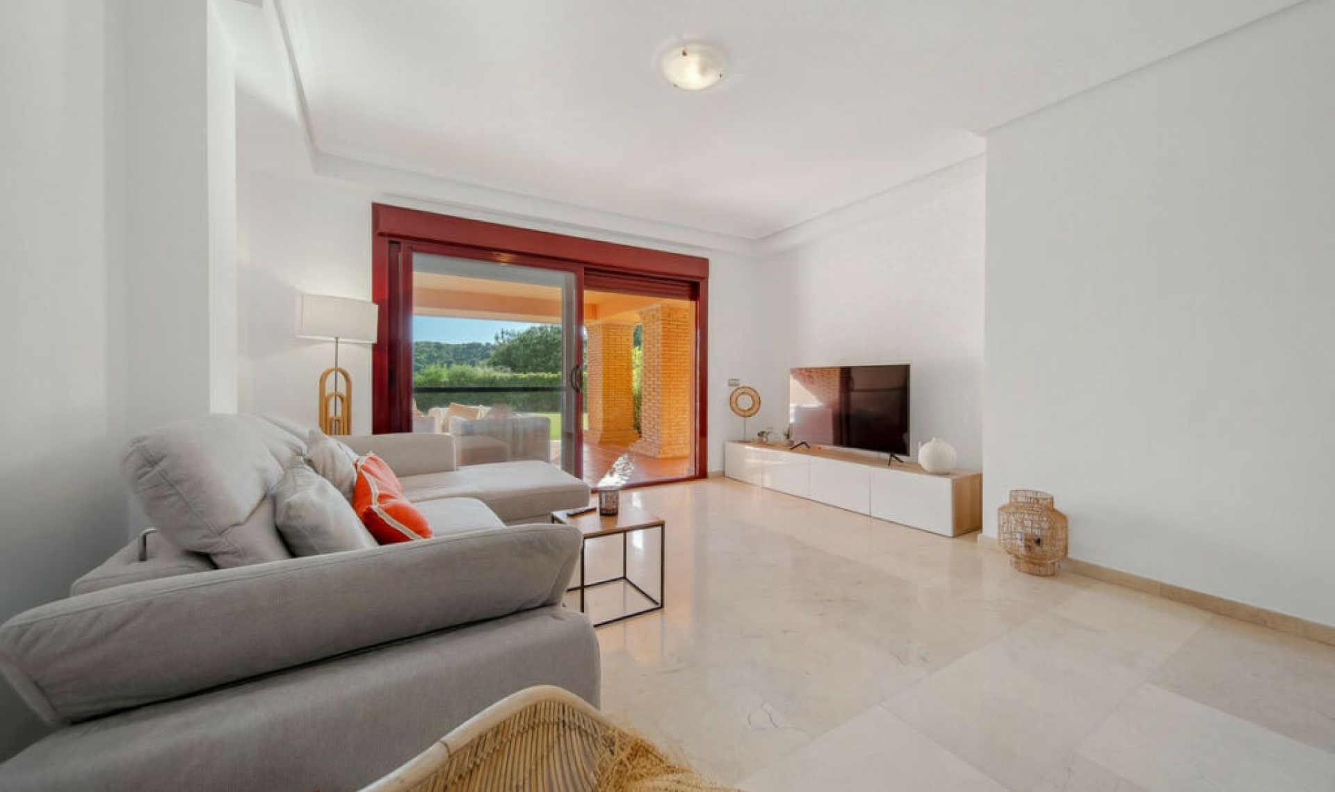 Resale - Apartment -
Casares Playa