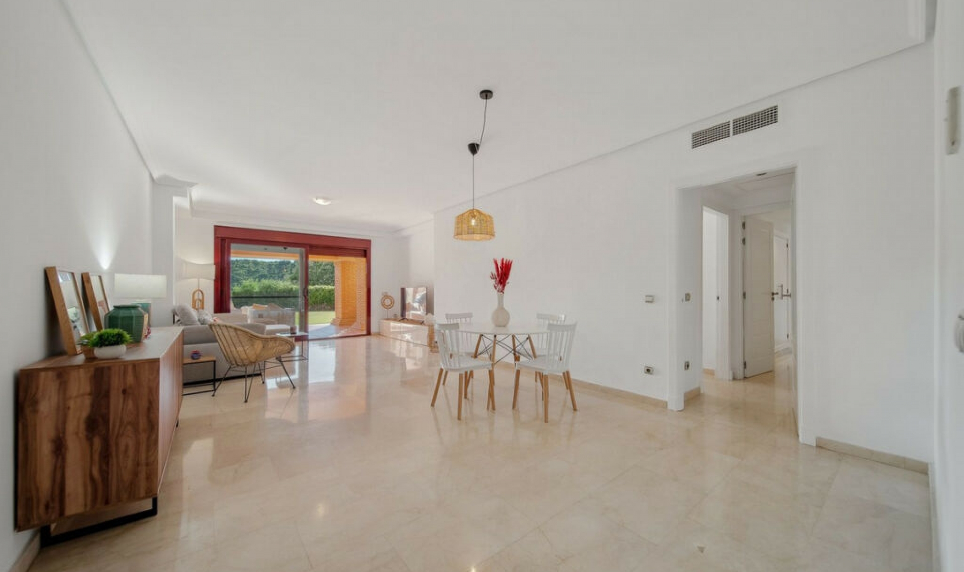 Resale - Apartment -
Casares Playa