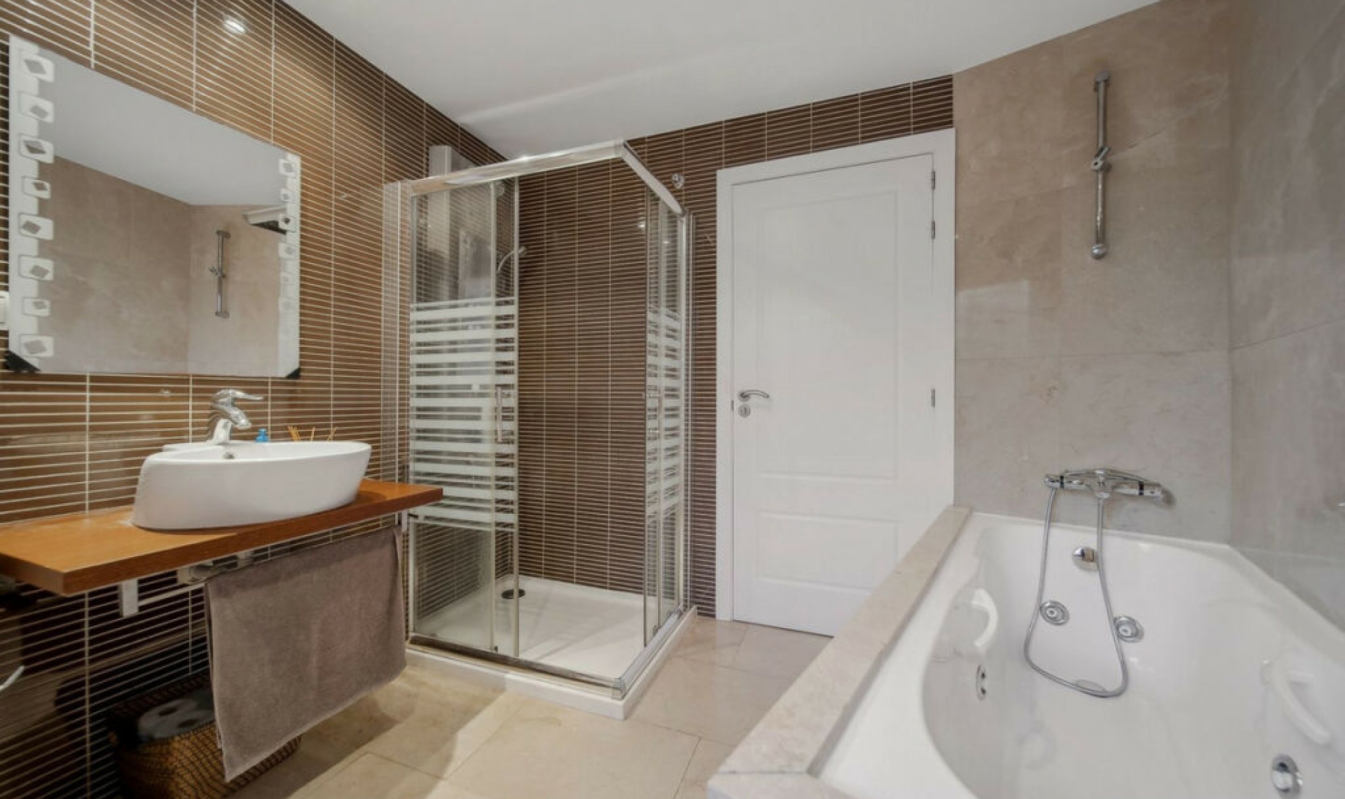 Resale - Apartment -
Casares Playa