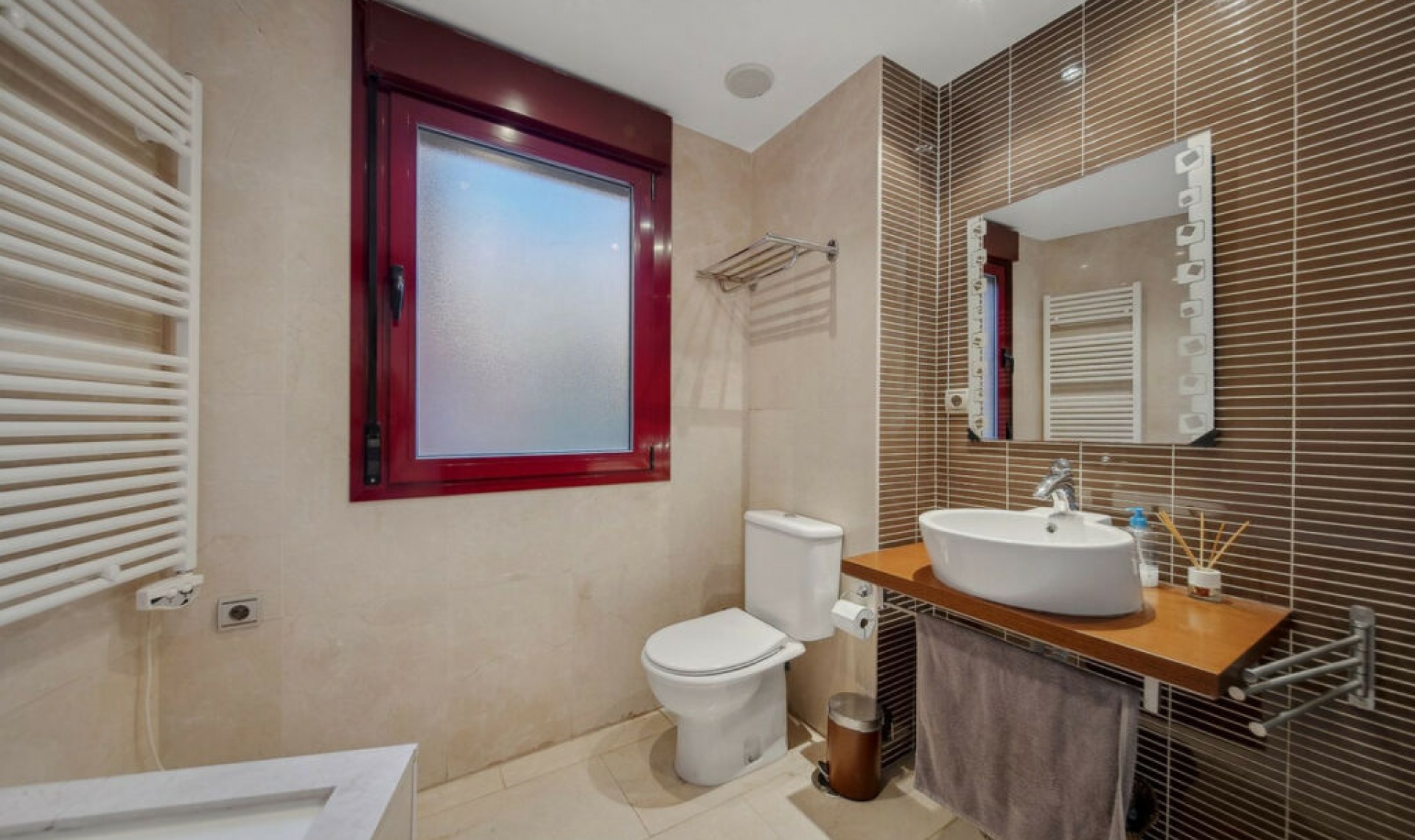 Resale - Apartment -
Casares Playa