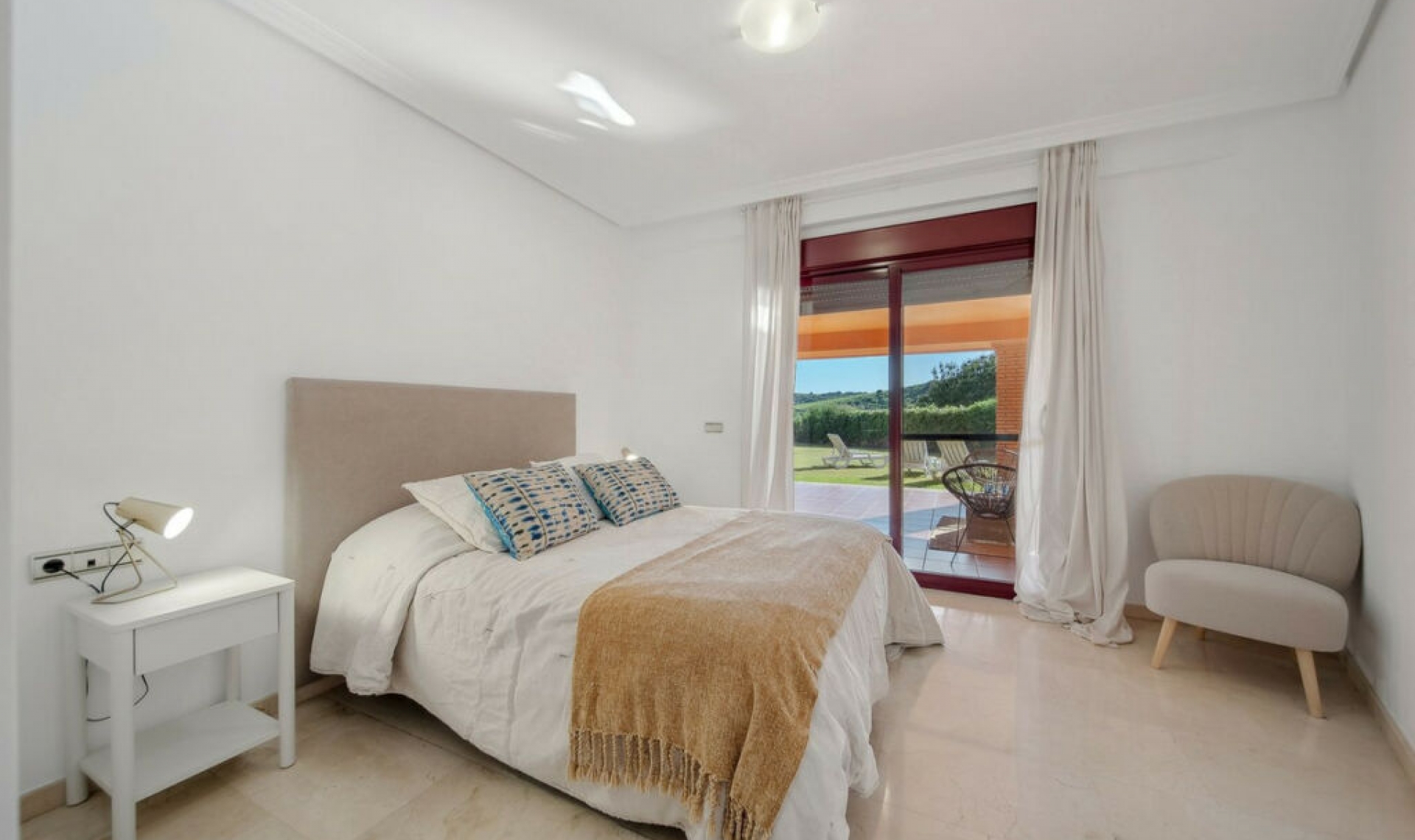 Resale - Apartment -
Casares Playa