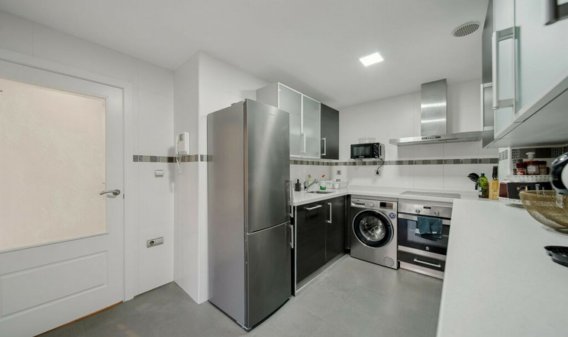 Resale - Apartment -
Casares Playa