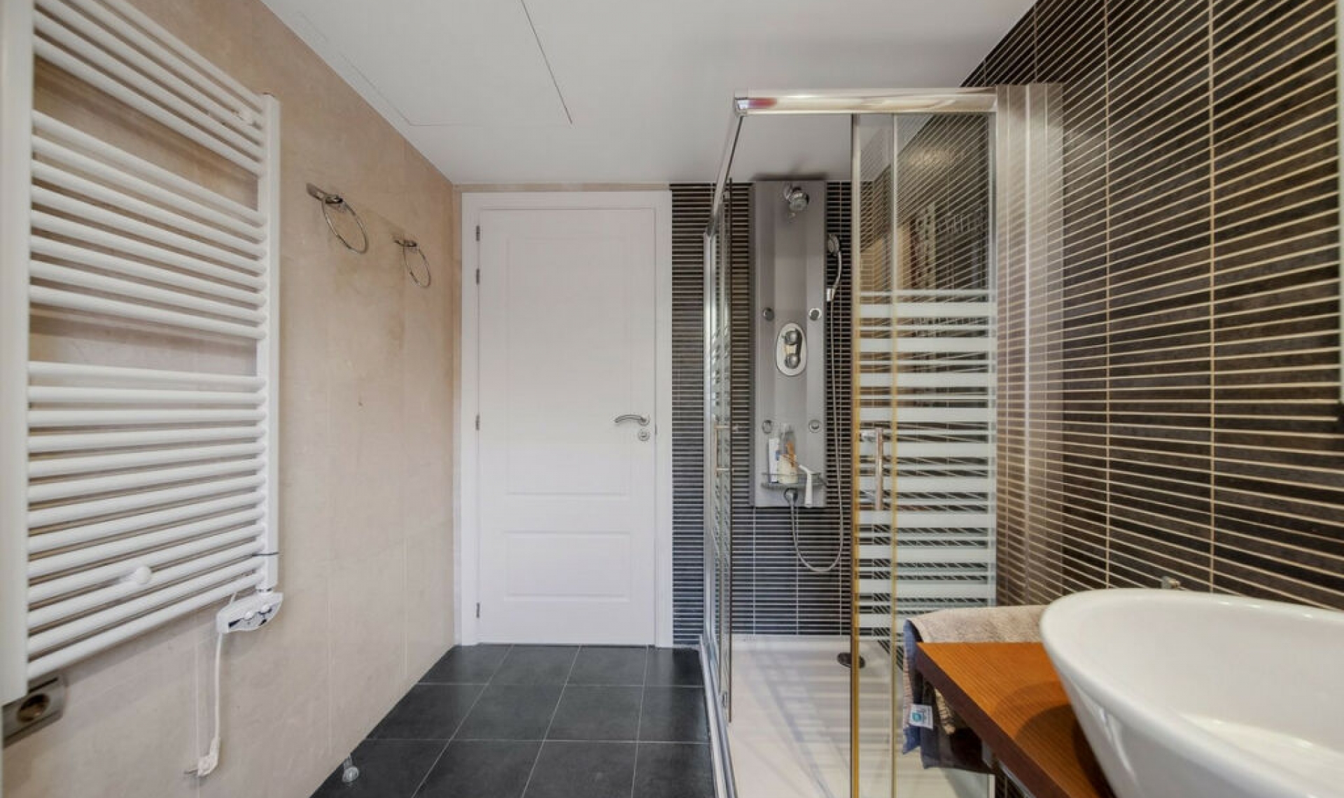 Resale - Apartment -
Casares Playa