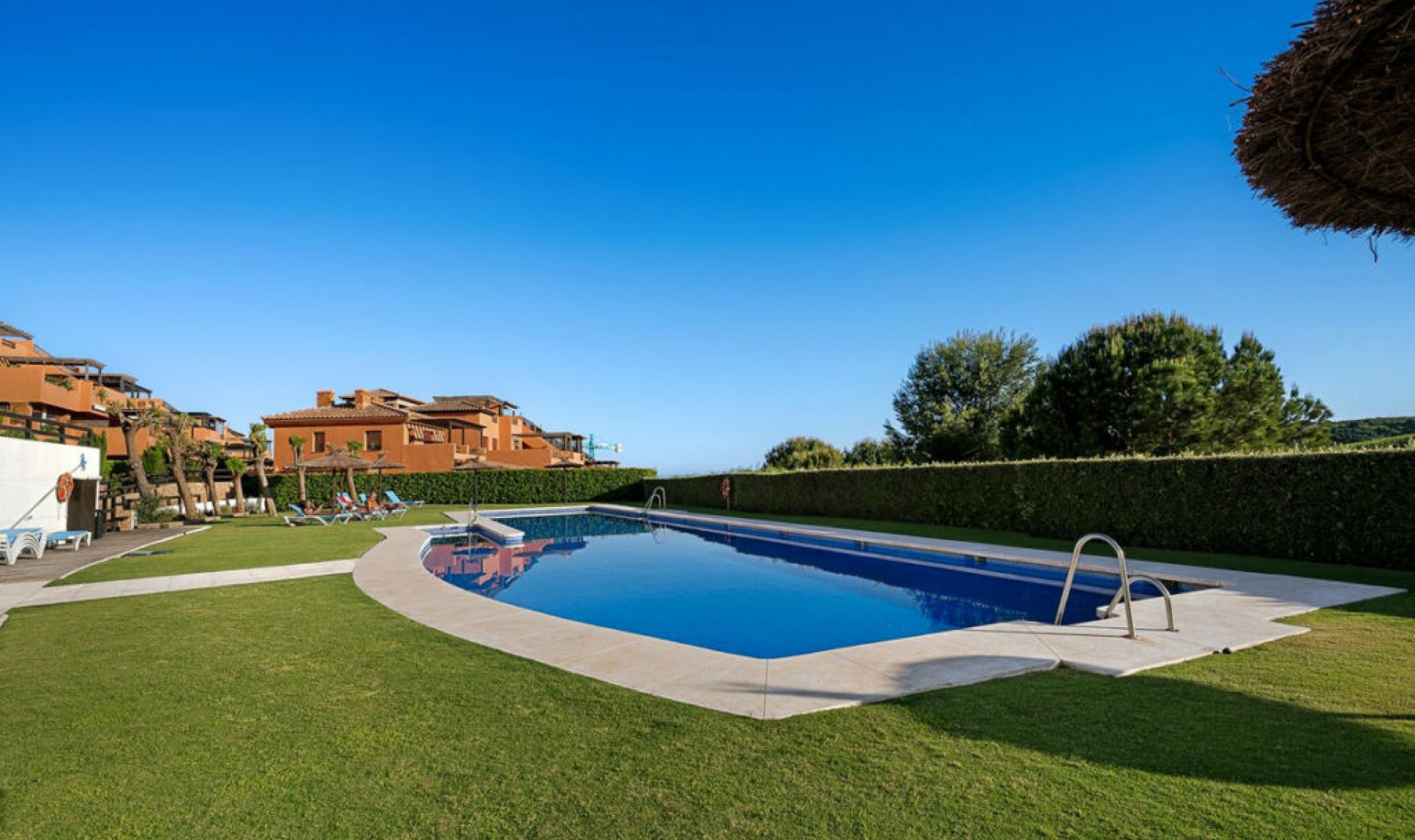 Resale - Apartment -
Casares Playa