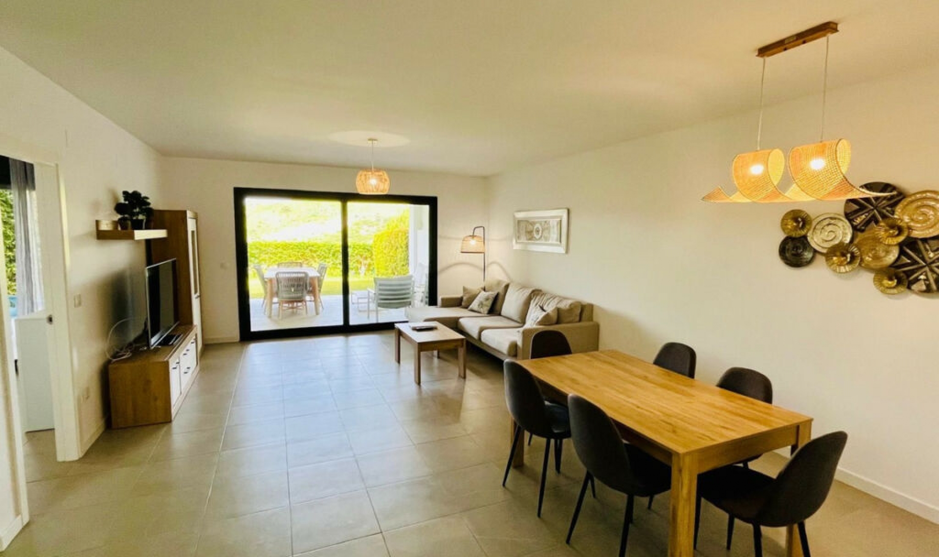 Resale - Apartment -
Casares Playa